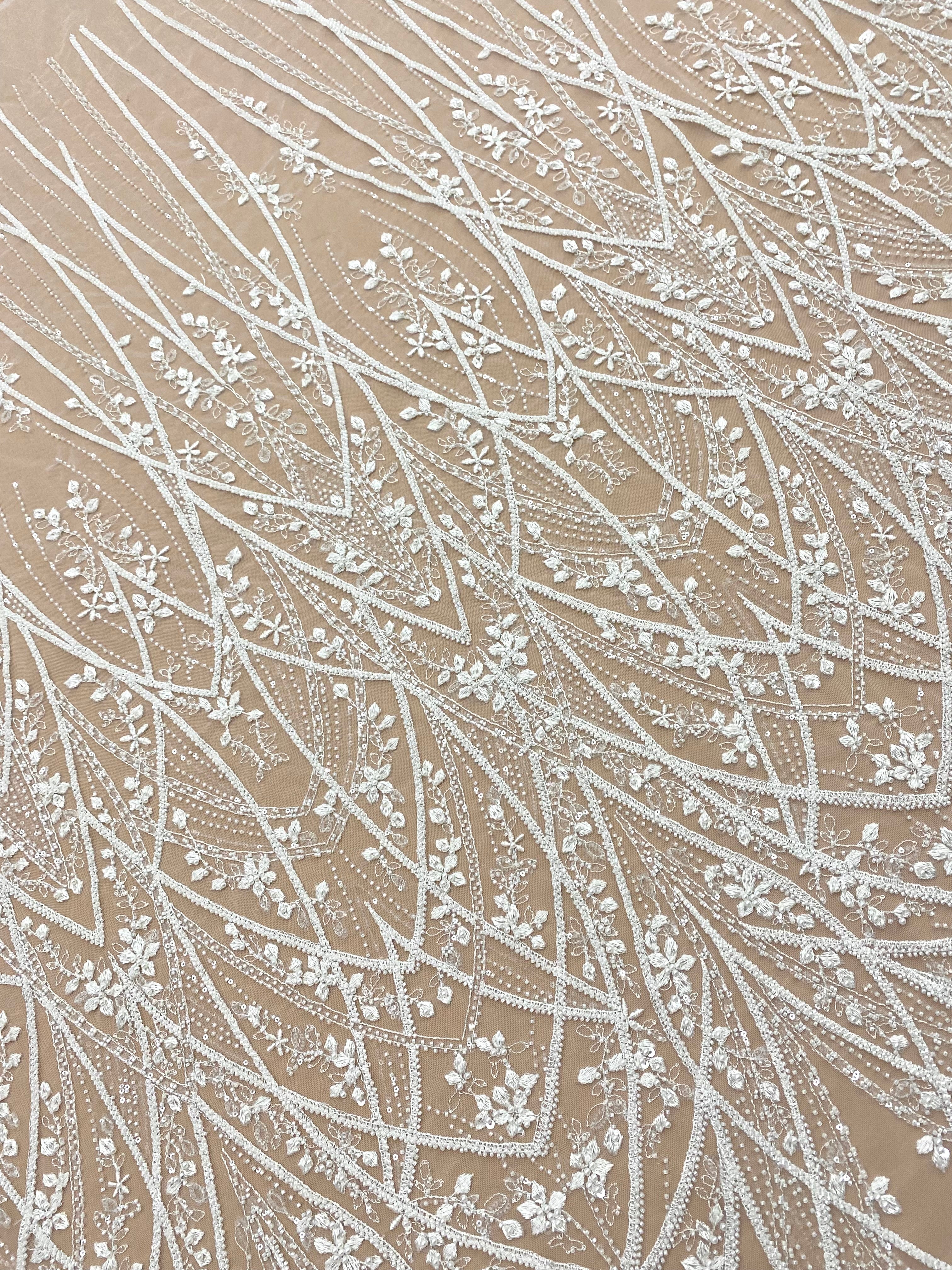 Cupon 1.55 m din Dantela Couture Ivory cu Model Geometric, cu Perle, Margele si Paiete