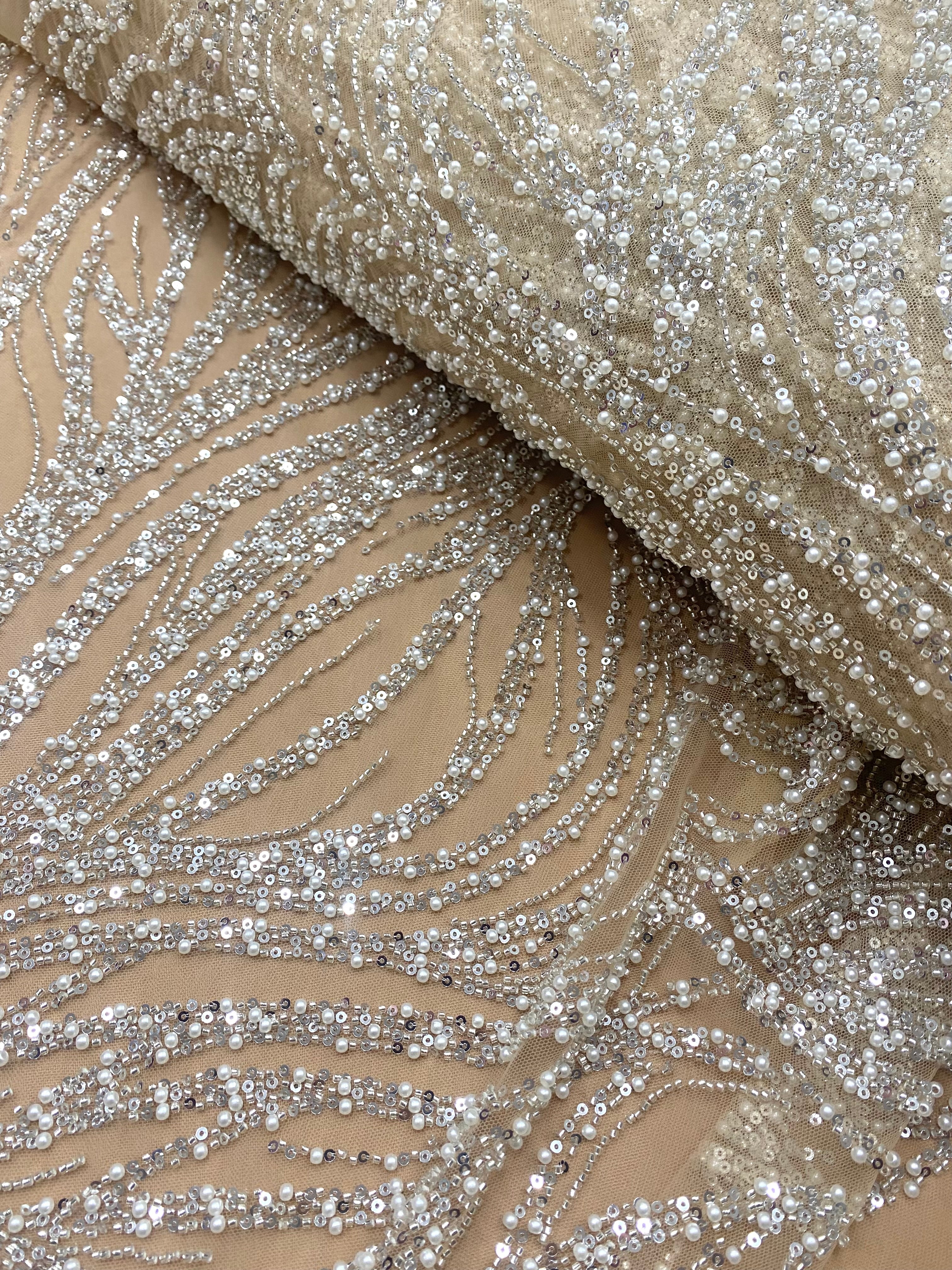 Cupon 1.48 m din Dantela Couture Argintie pe Tulle Nude cu Model Geometric, cu Perle, Margele si Paiete