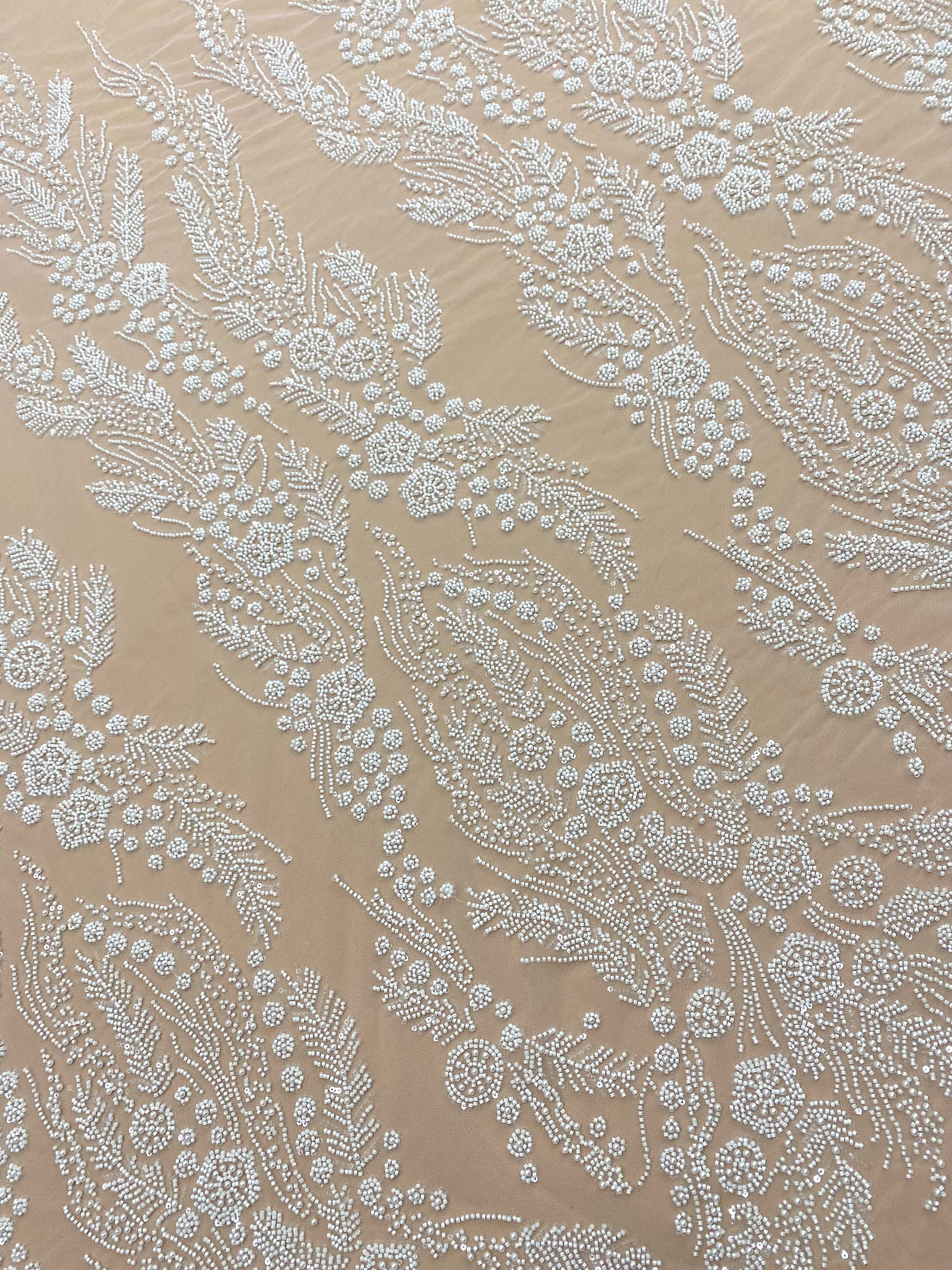 Csipke Couture Ivory, virágmintás, gyöngyökkel, gyöngyöcskékkel és flitterekkel