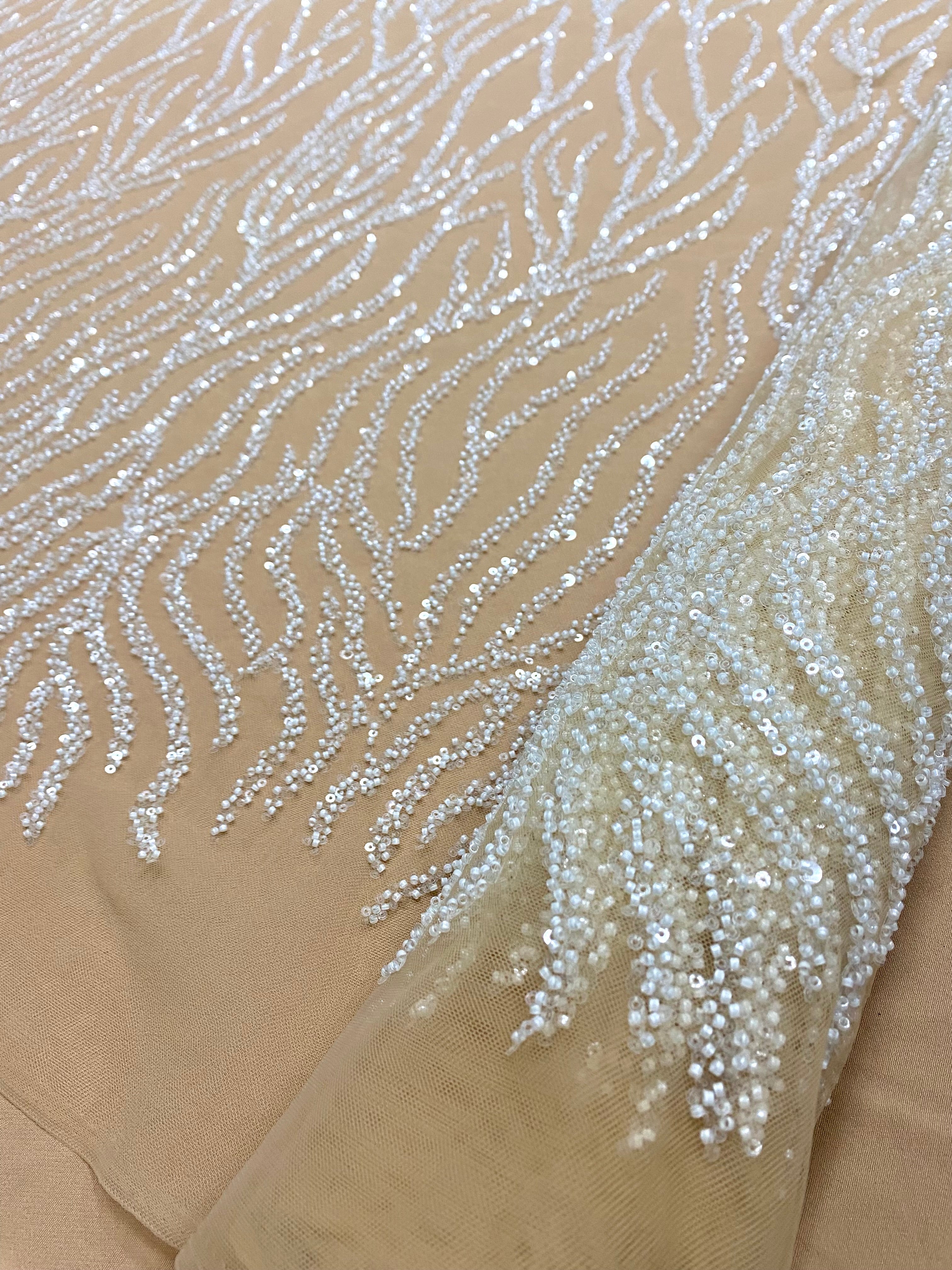 Cupon 1.56 m din Dantela Couture Ivory pe Tulle Nude cu Siraguri, cu Margele si Paiete
