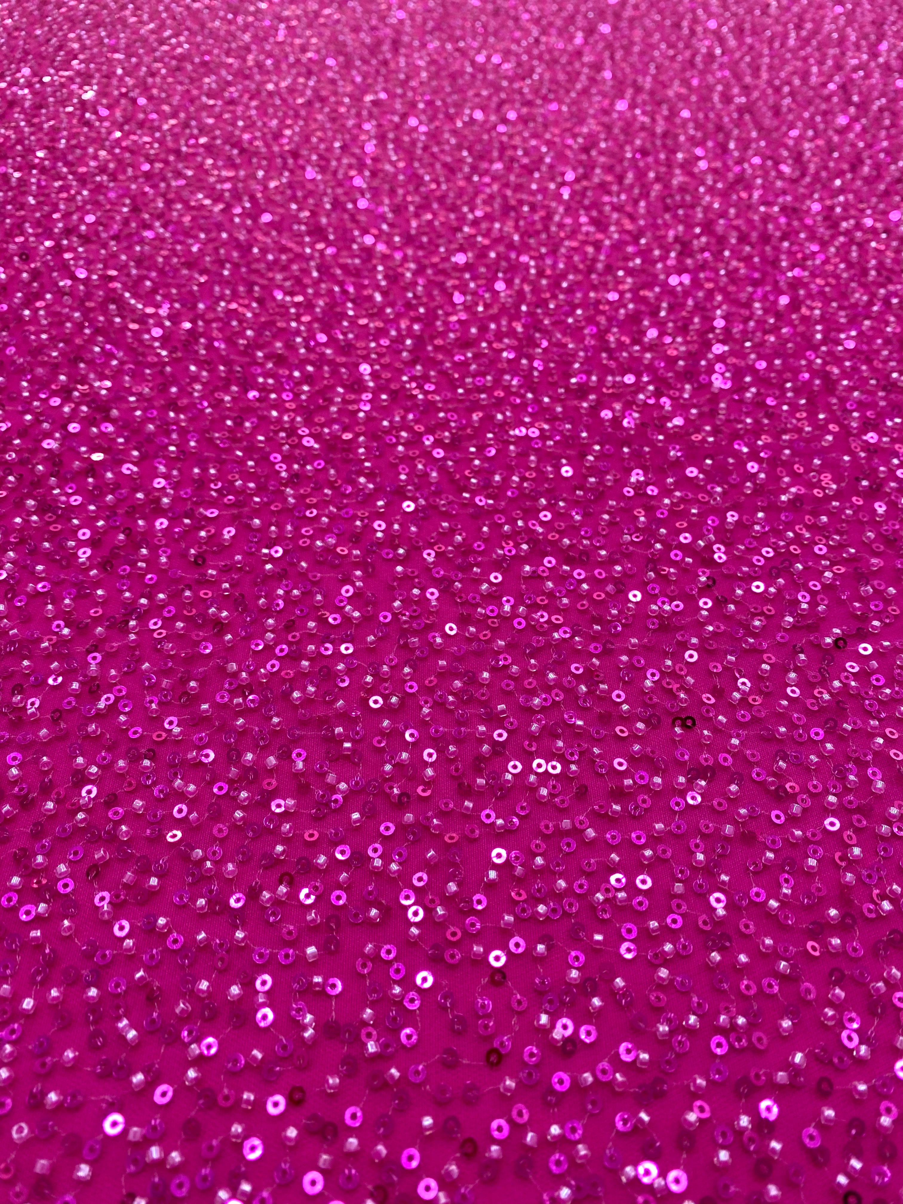 Dantela Couture Fucsia cu Model General, cu Margele si Paiete