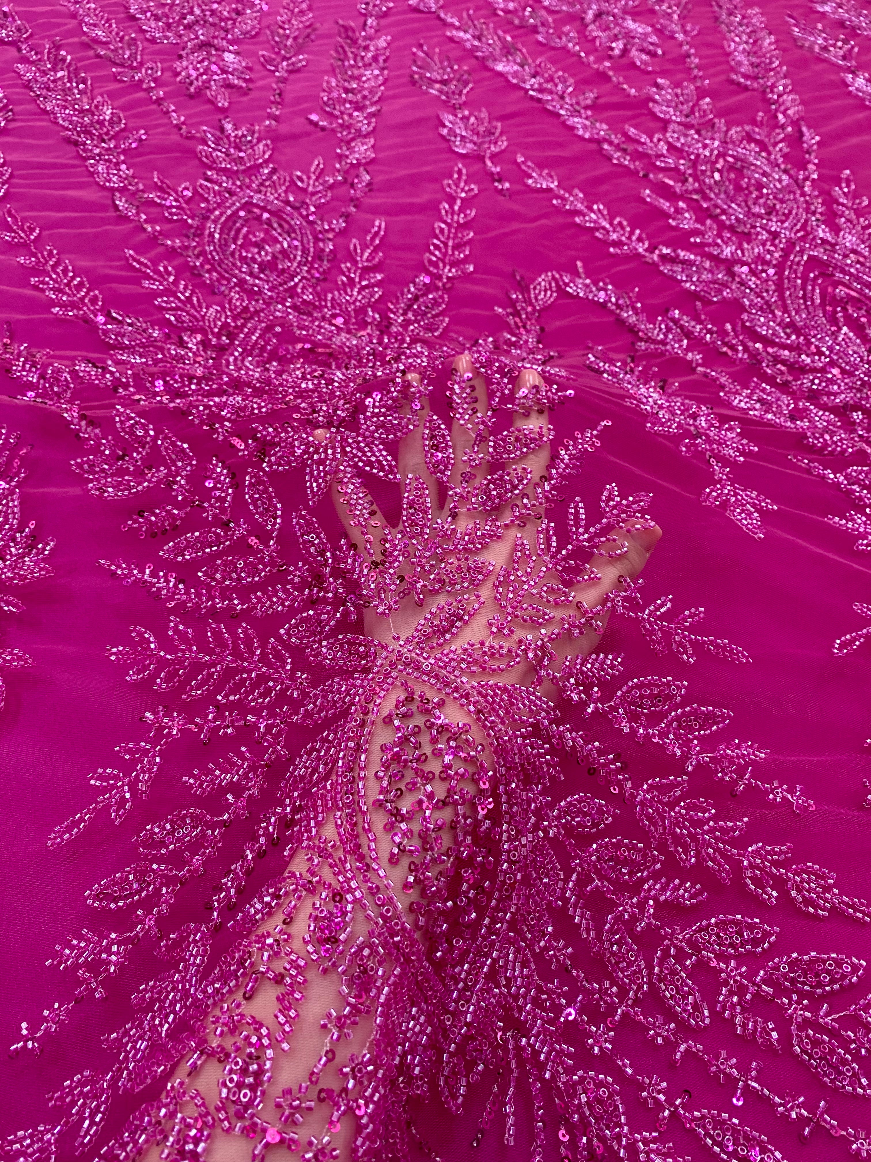 Dantela Couture Fucsia cu Model Simetric, cu Margele si Paiete