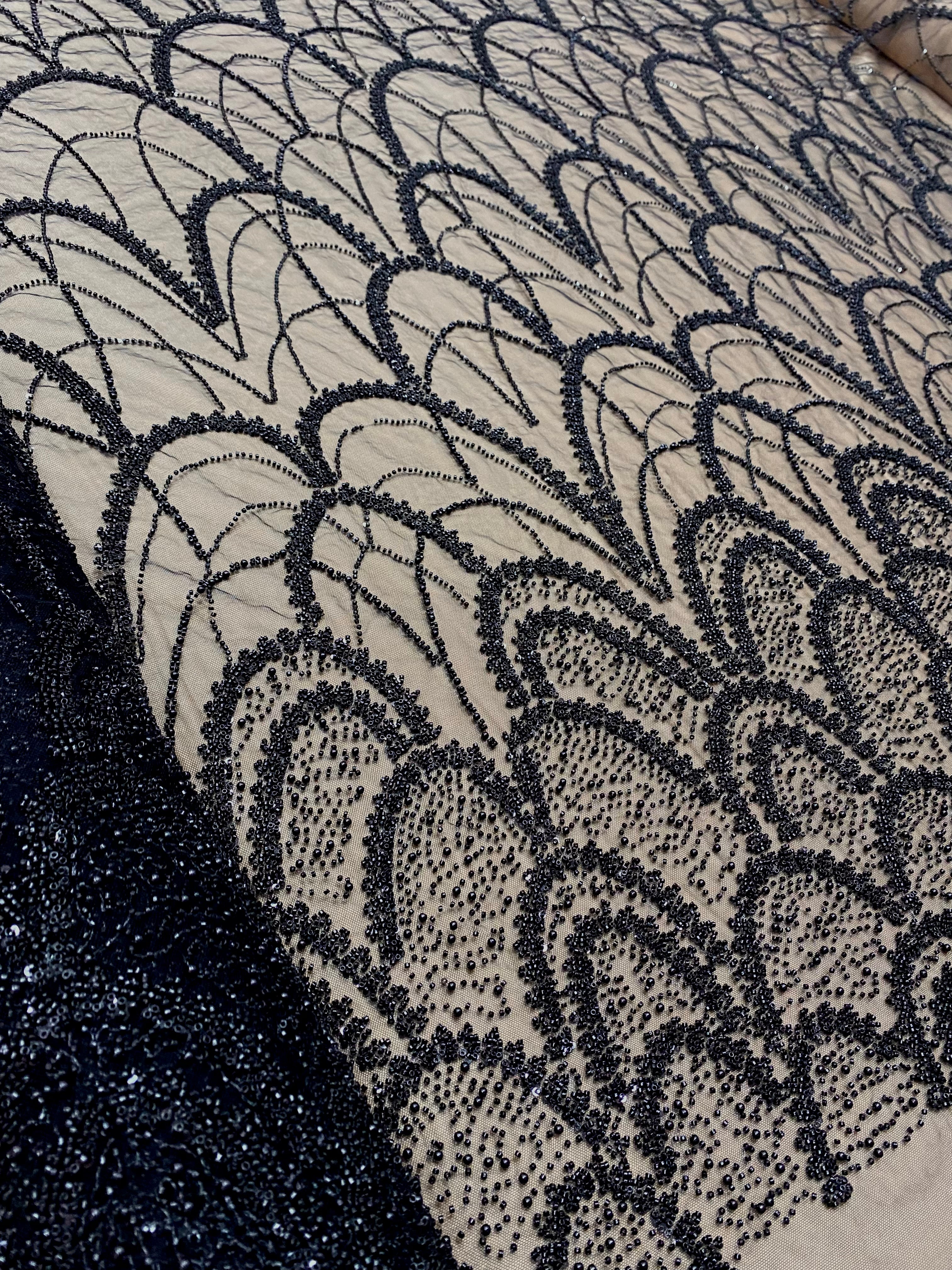Dantela Couture Neagra cu Model Geometric, cu Perle, Margele si Paiete