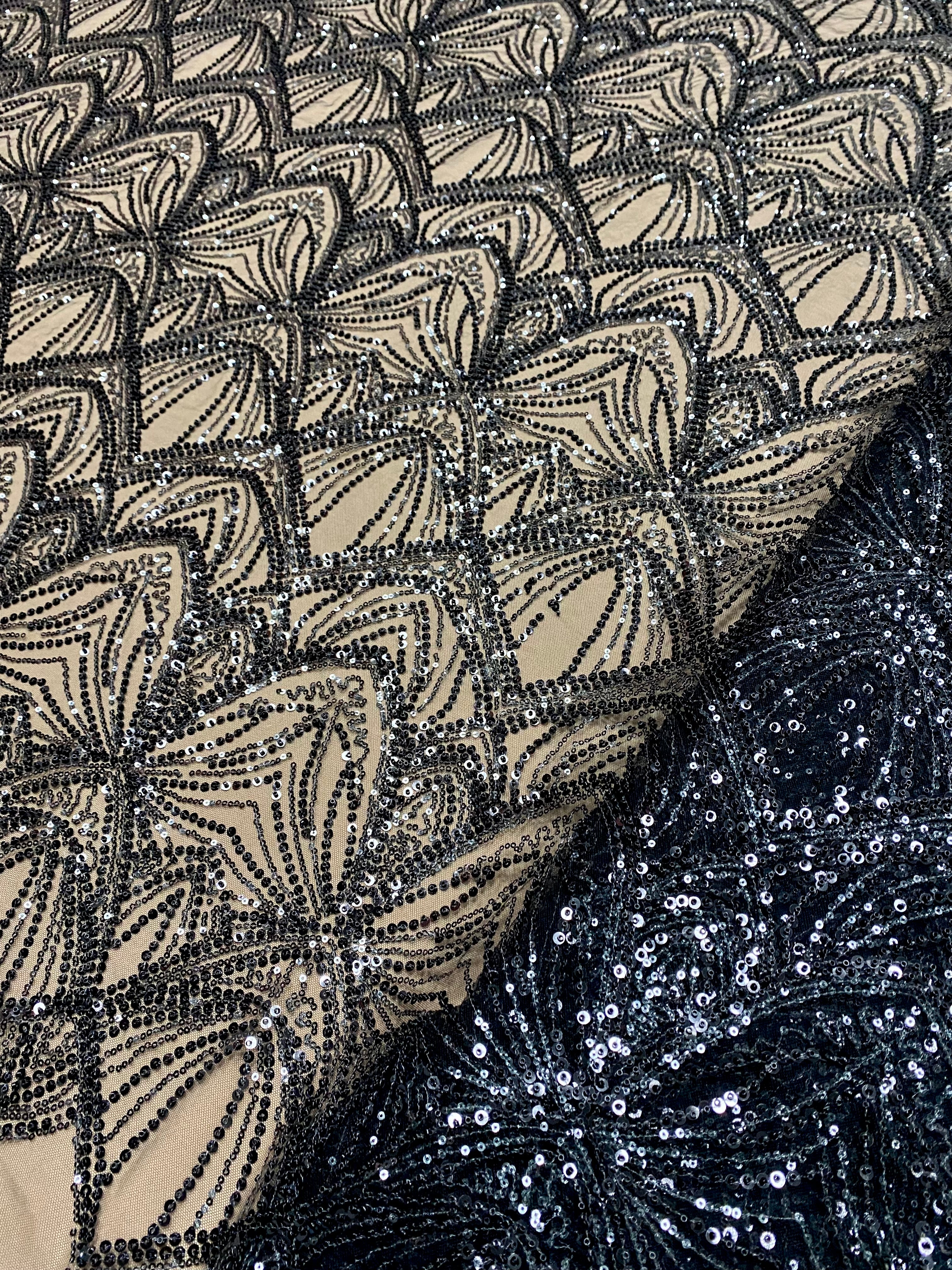 Dantela Couture Neagra cu Model Geometric, cu Perle si Margele