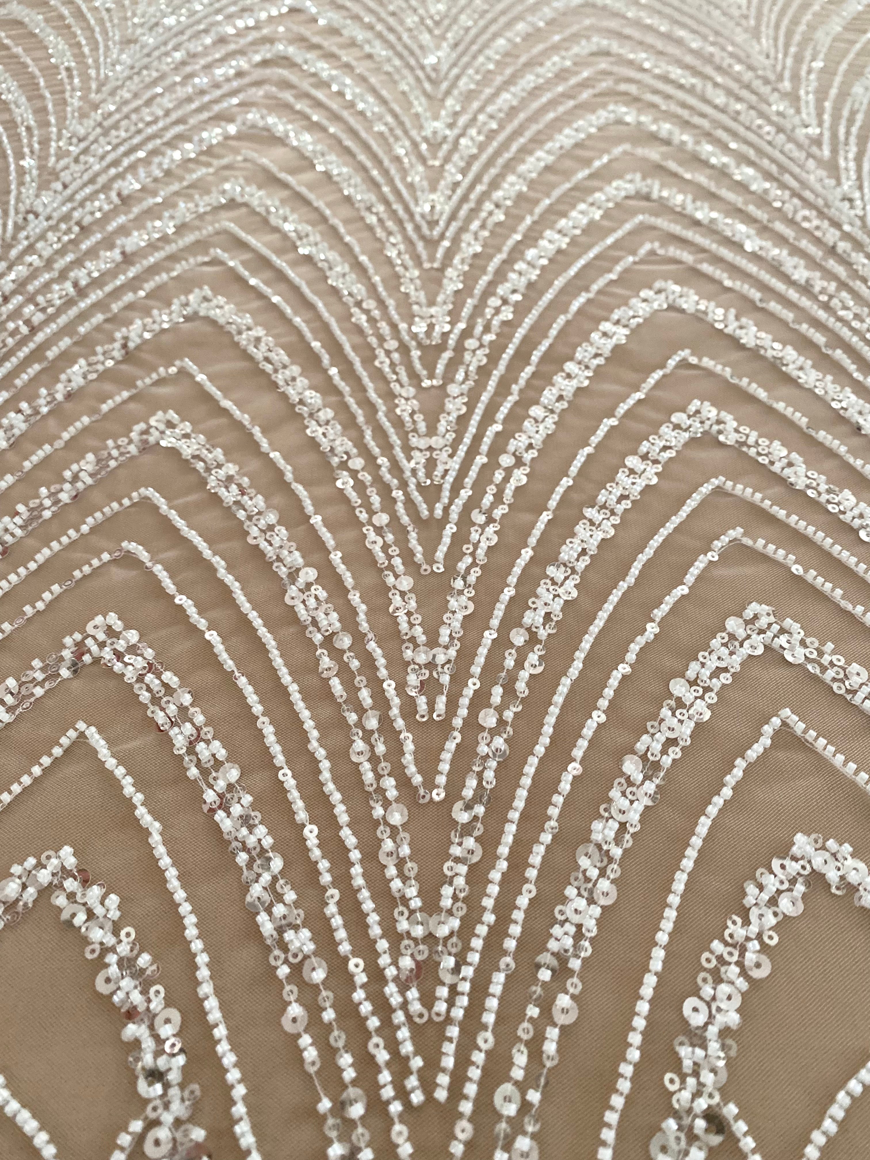 Cupon 2.30 m din Dantela Couture Ivory cu Model Geometric cu Margele si Paiete