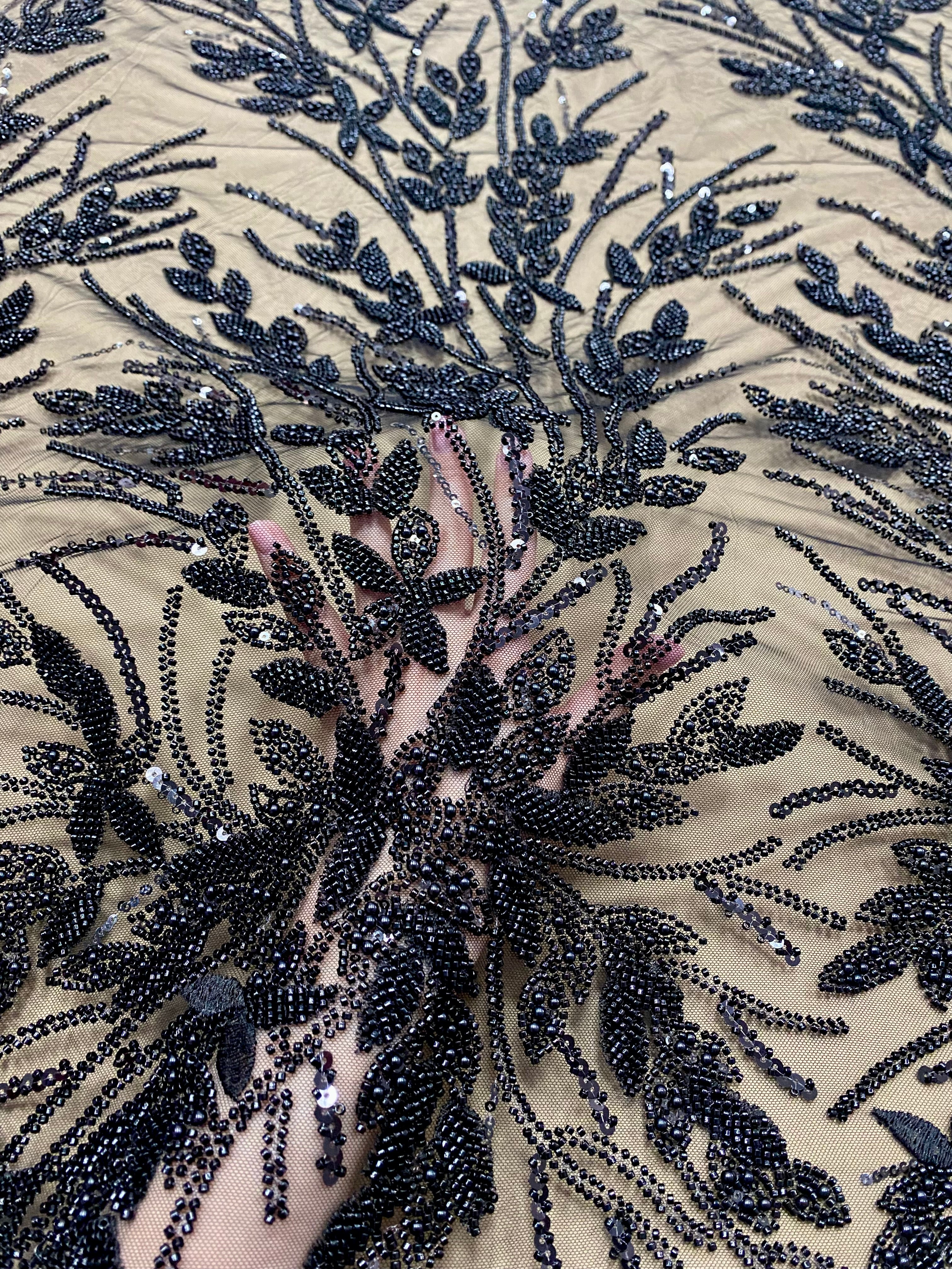 Dantela Couture Neagra cu Model Floral, Perle, Margele si Paiete