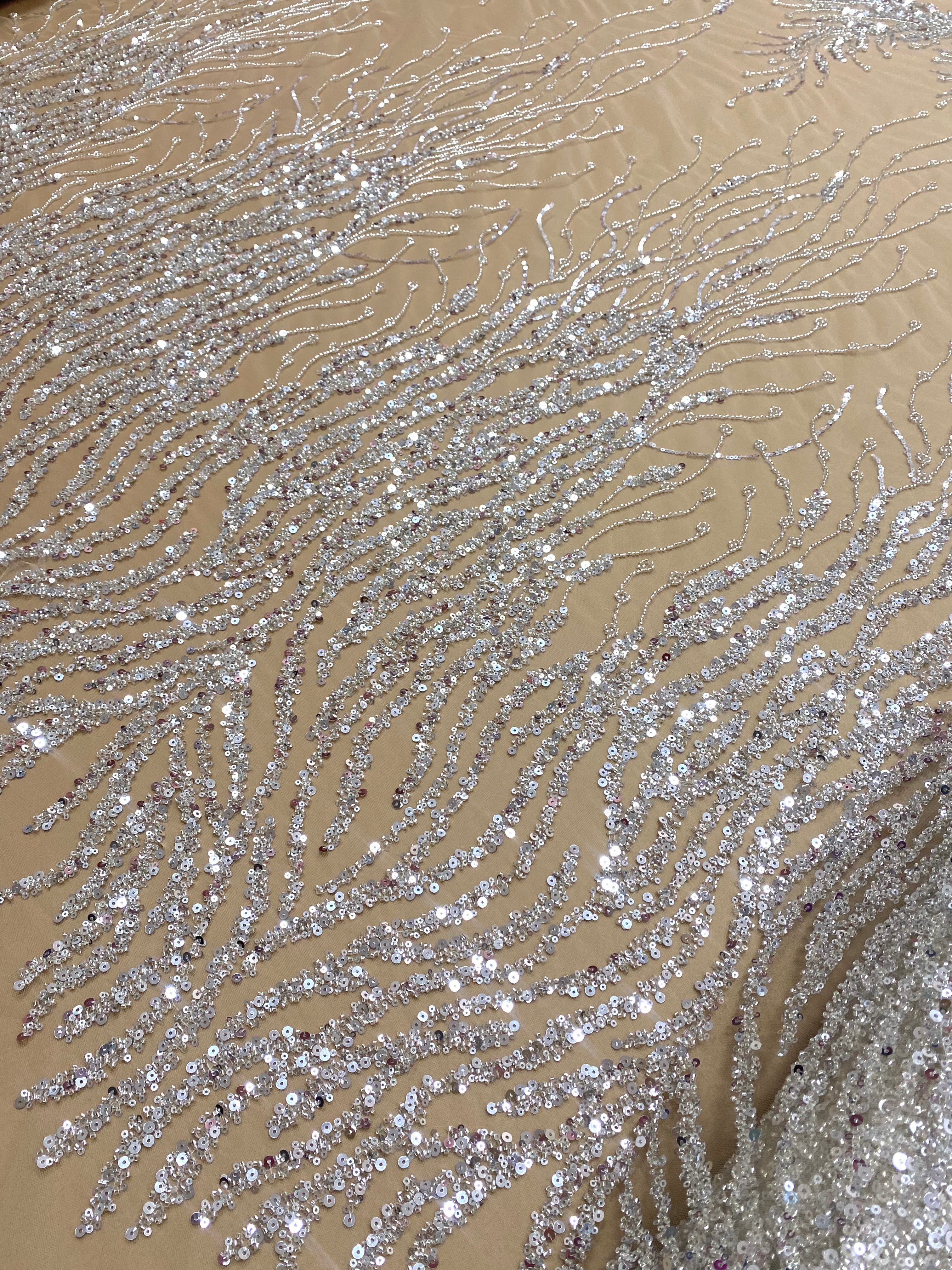 Dantela Couture Argintie pe Tulle Nude, cu Siraguri, cu Margele si Paiete
