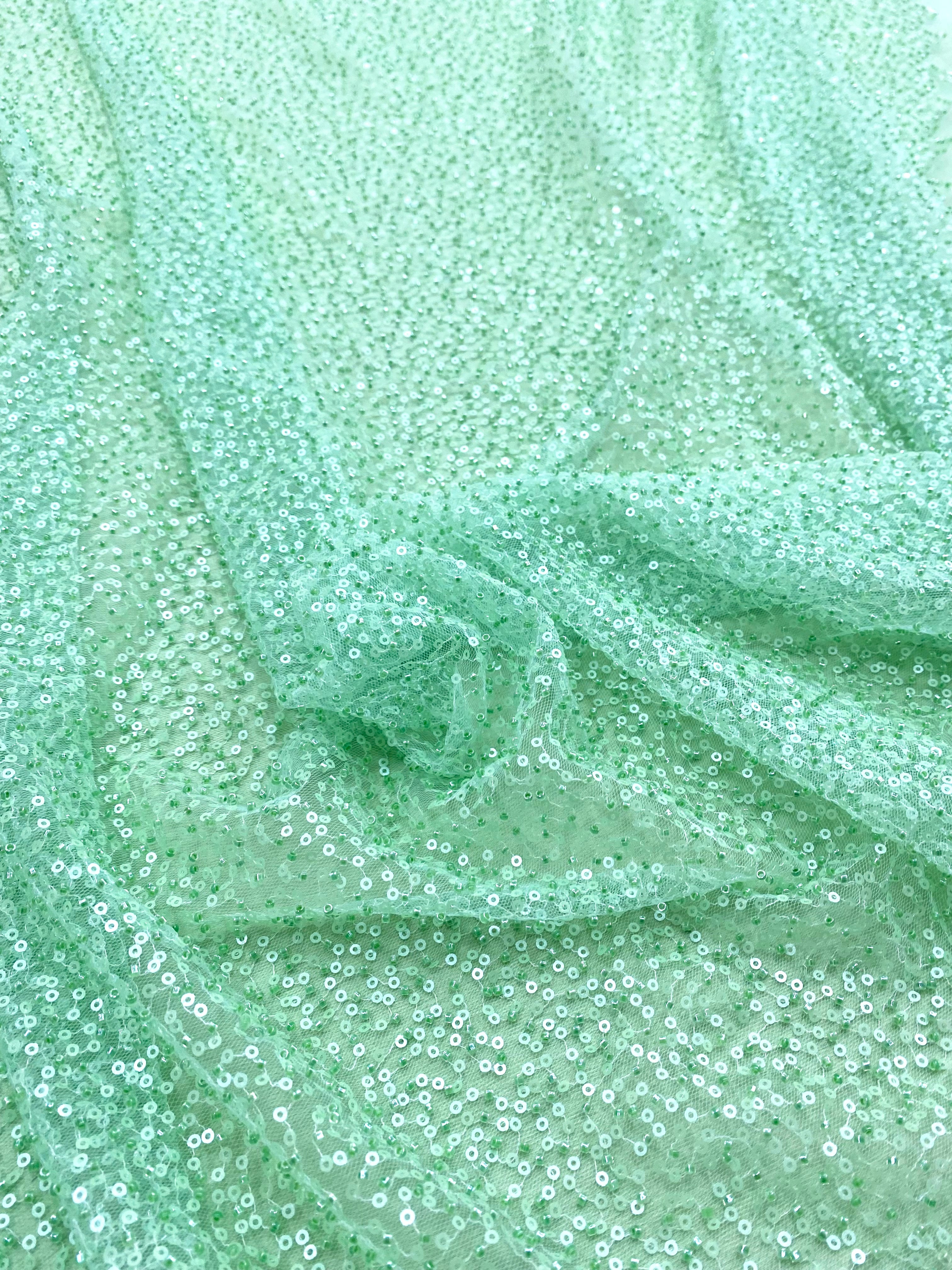 Dantela Couture Zöld Menta Általános Minta, Gyöngyökkel és Flitterekkel