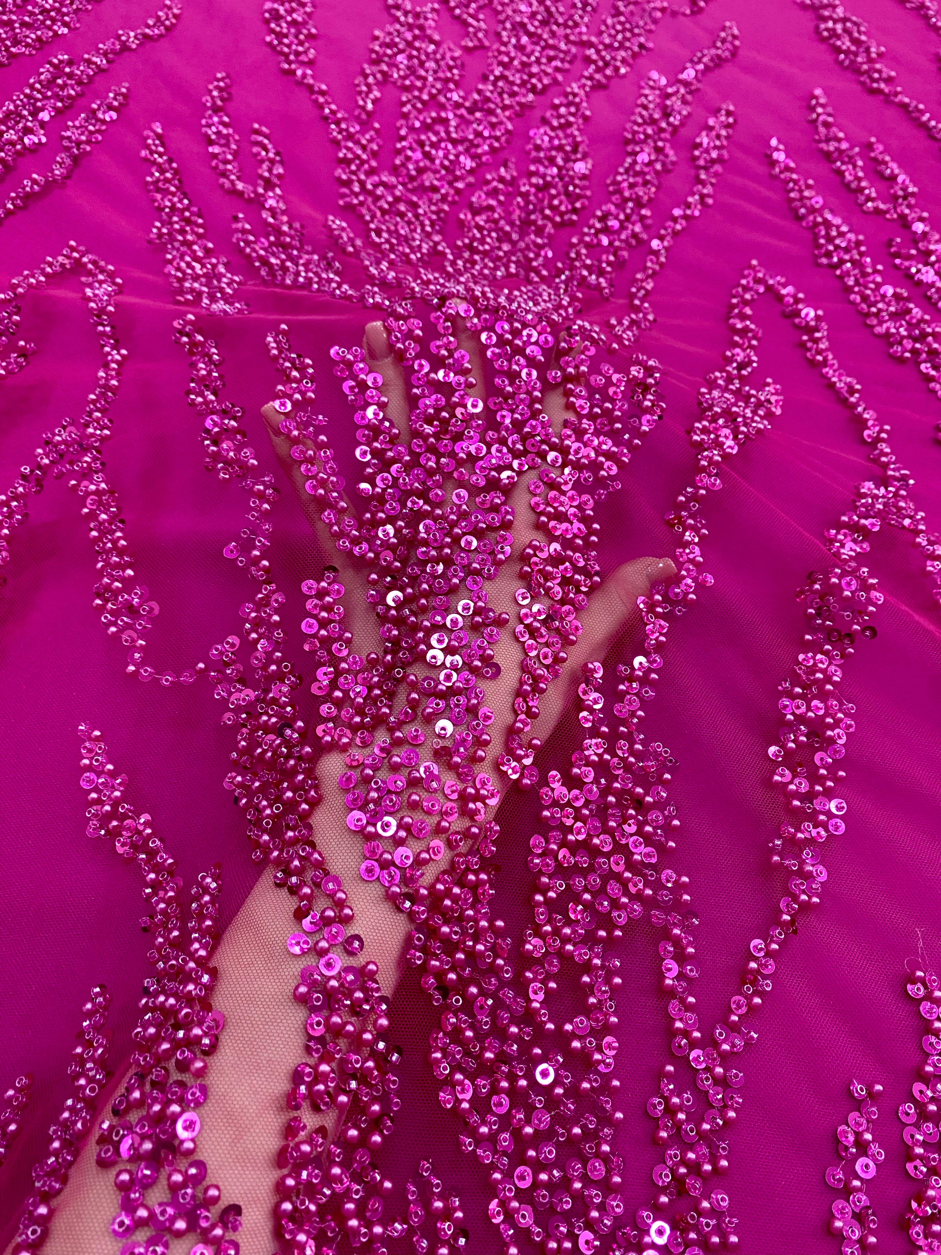 Dantela Couture Fucsia cu Perle, Margele si Paiete