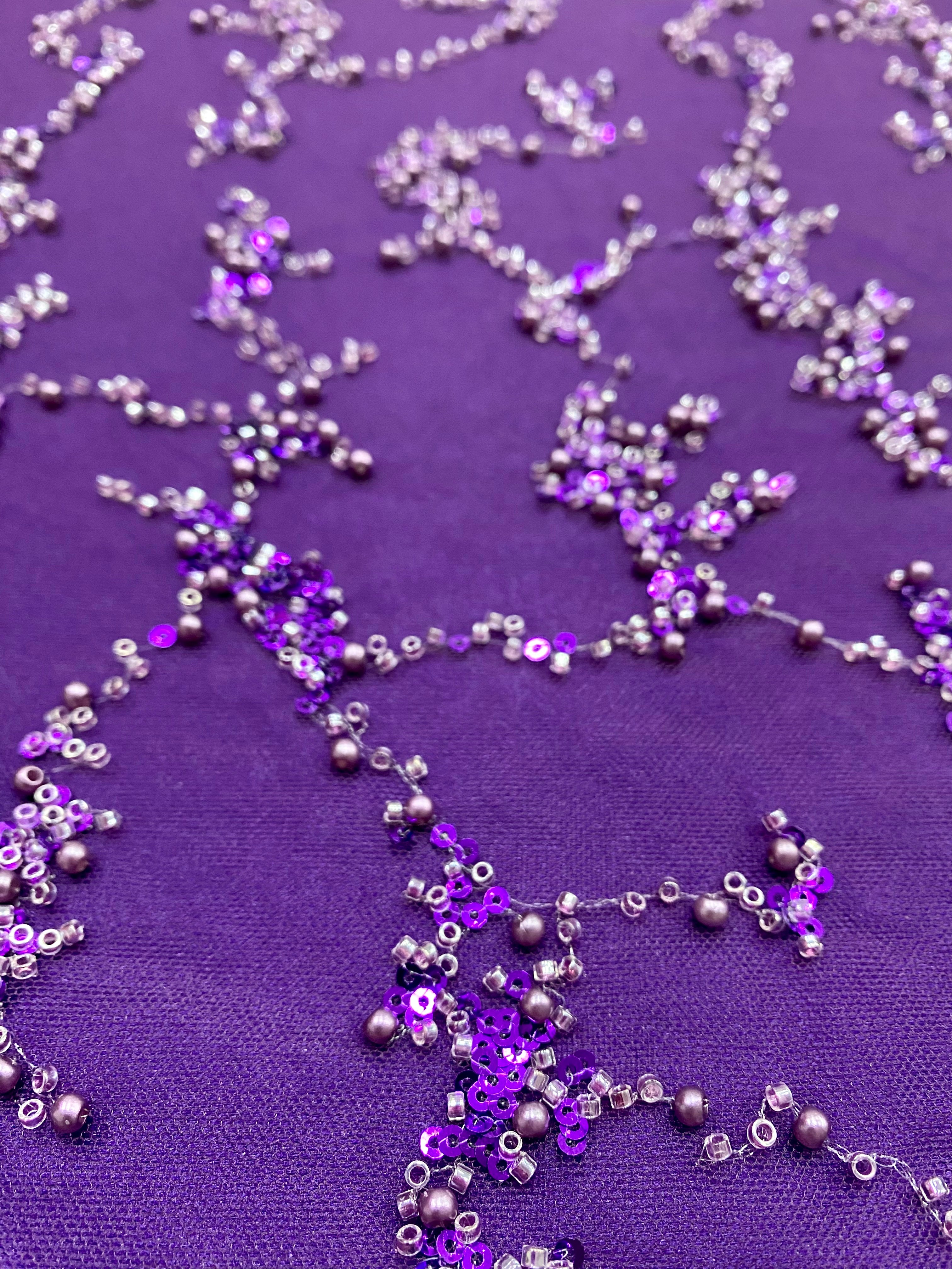 Dantela Couture Mov Inchis cu Perle, Margele si Paiete