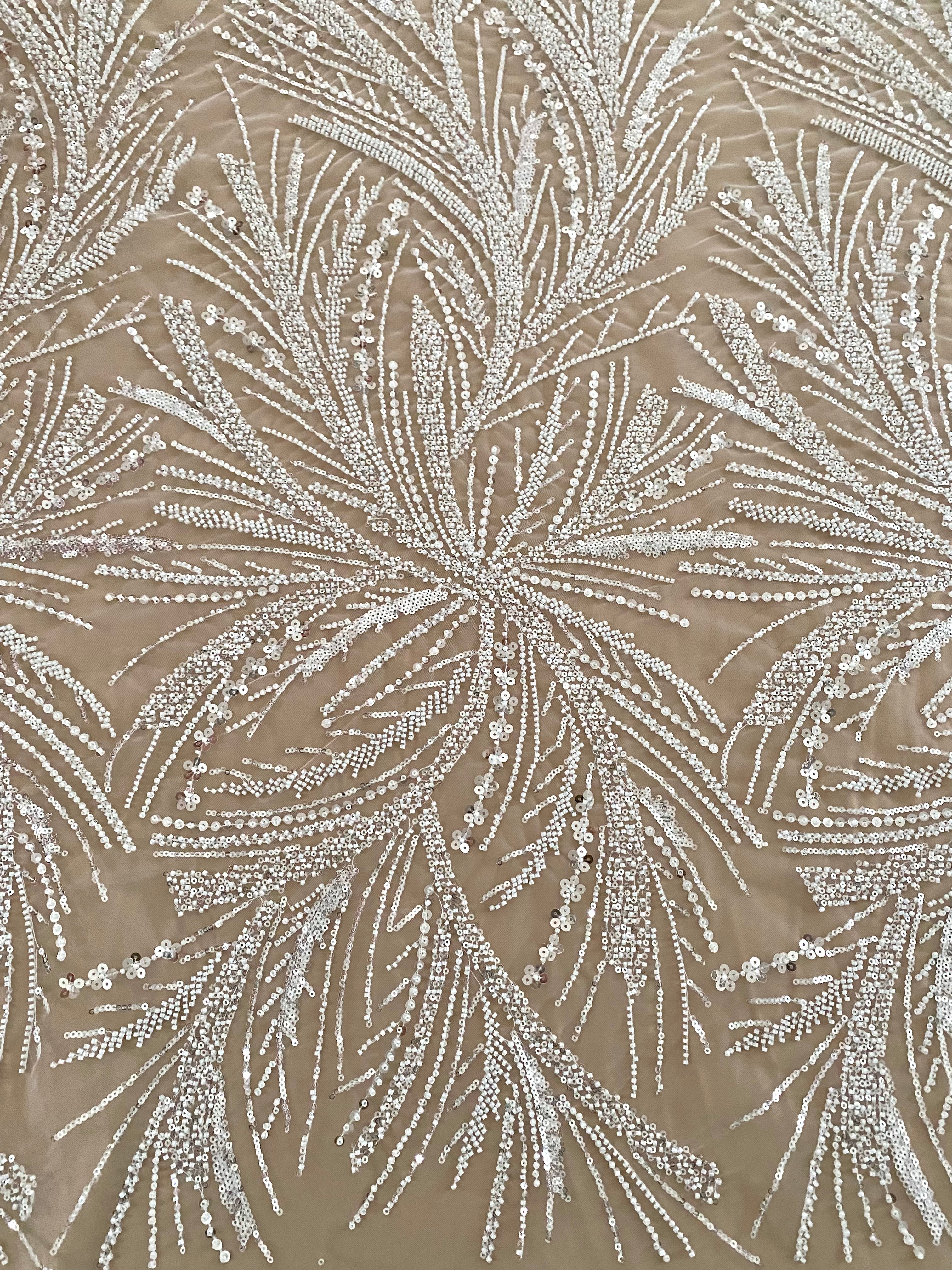 Dantela Couture Ivory gyöngyökkel és flitterekkel