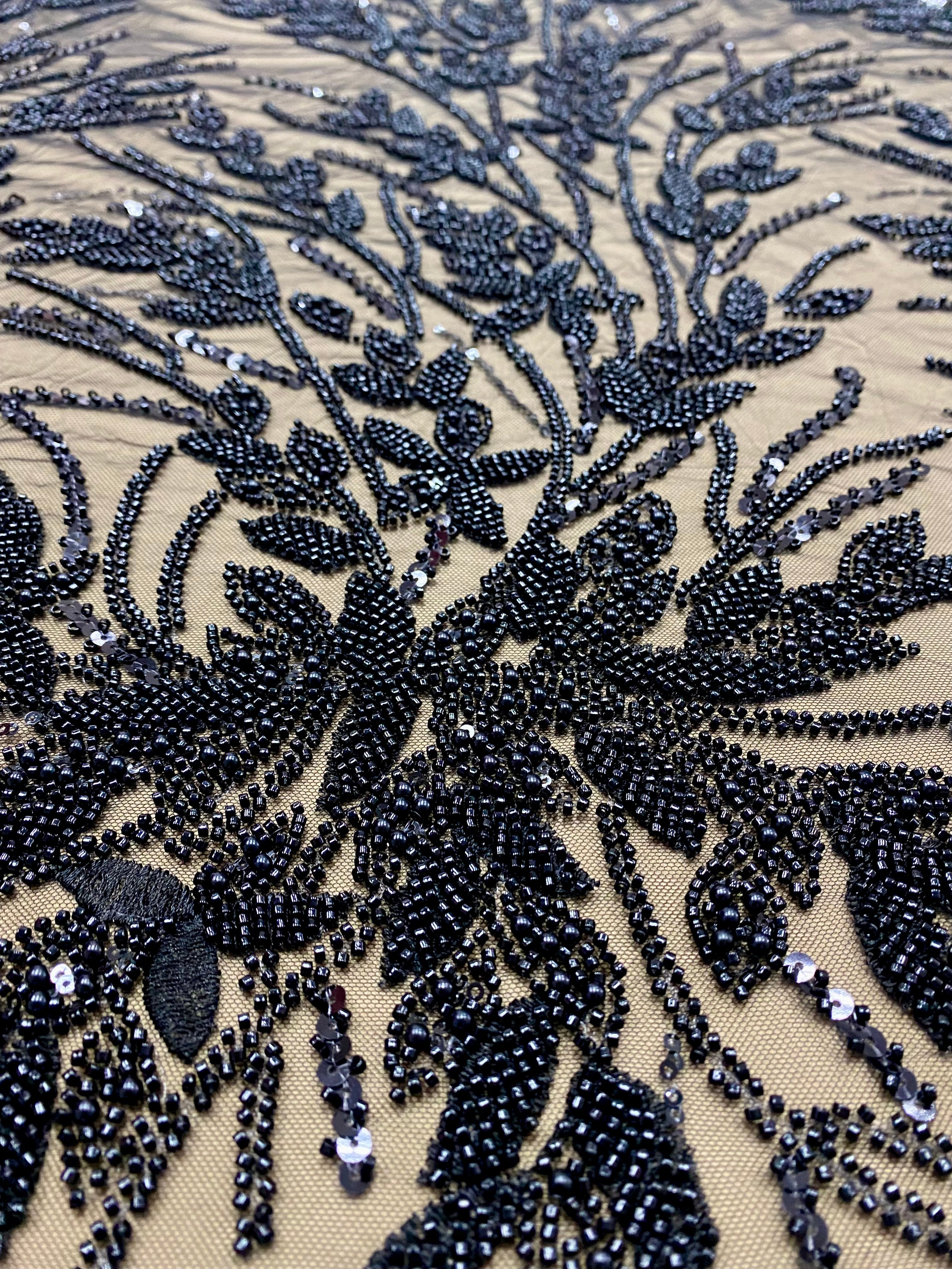 Dantela Couture Neagra cu Model Floral, Perle, Margele si Paiete