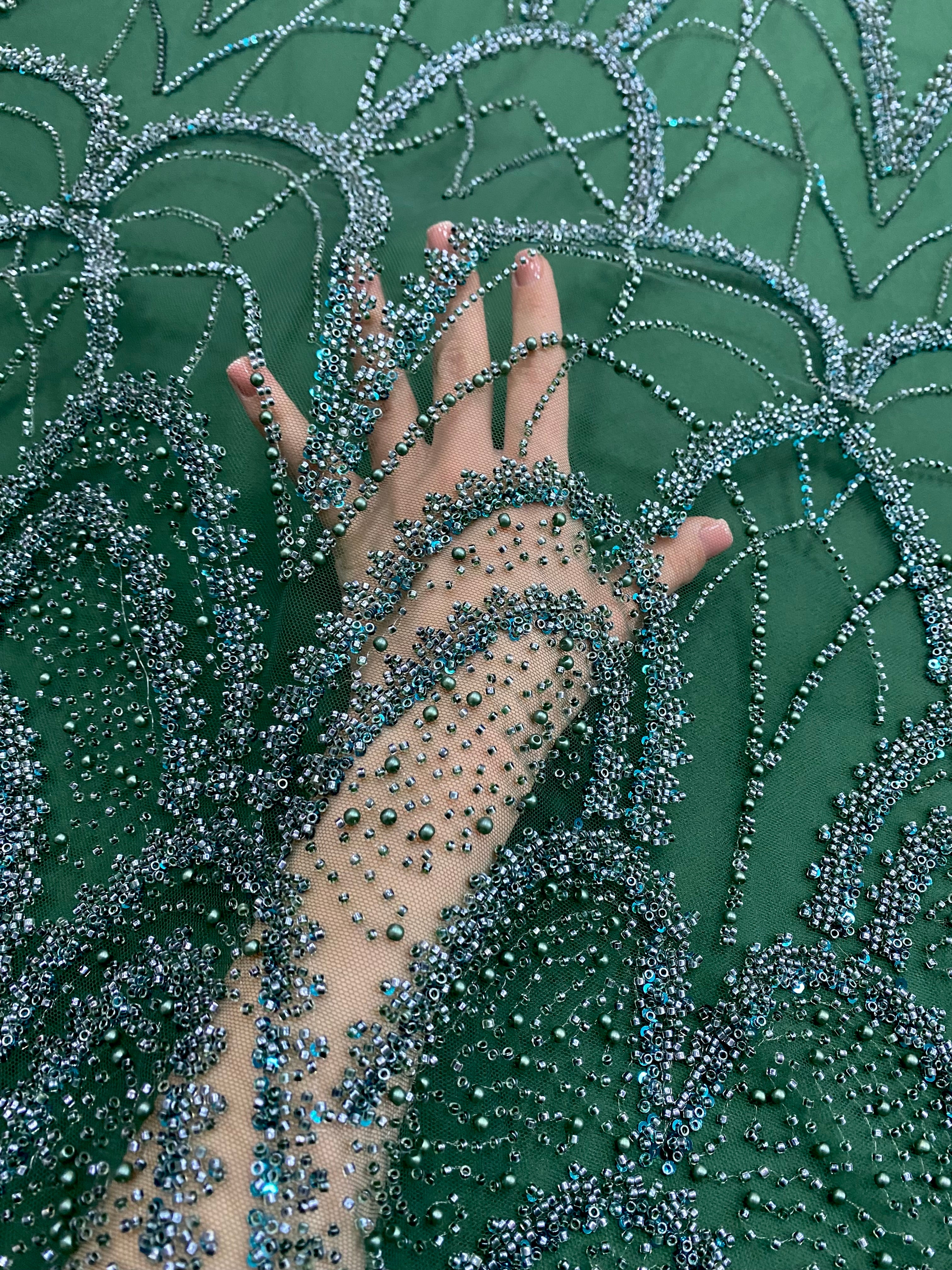 Dantela Couture Verde Smarald cu Model Geometric, cu Perle, Margele si Paiete