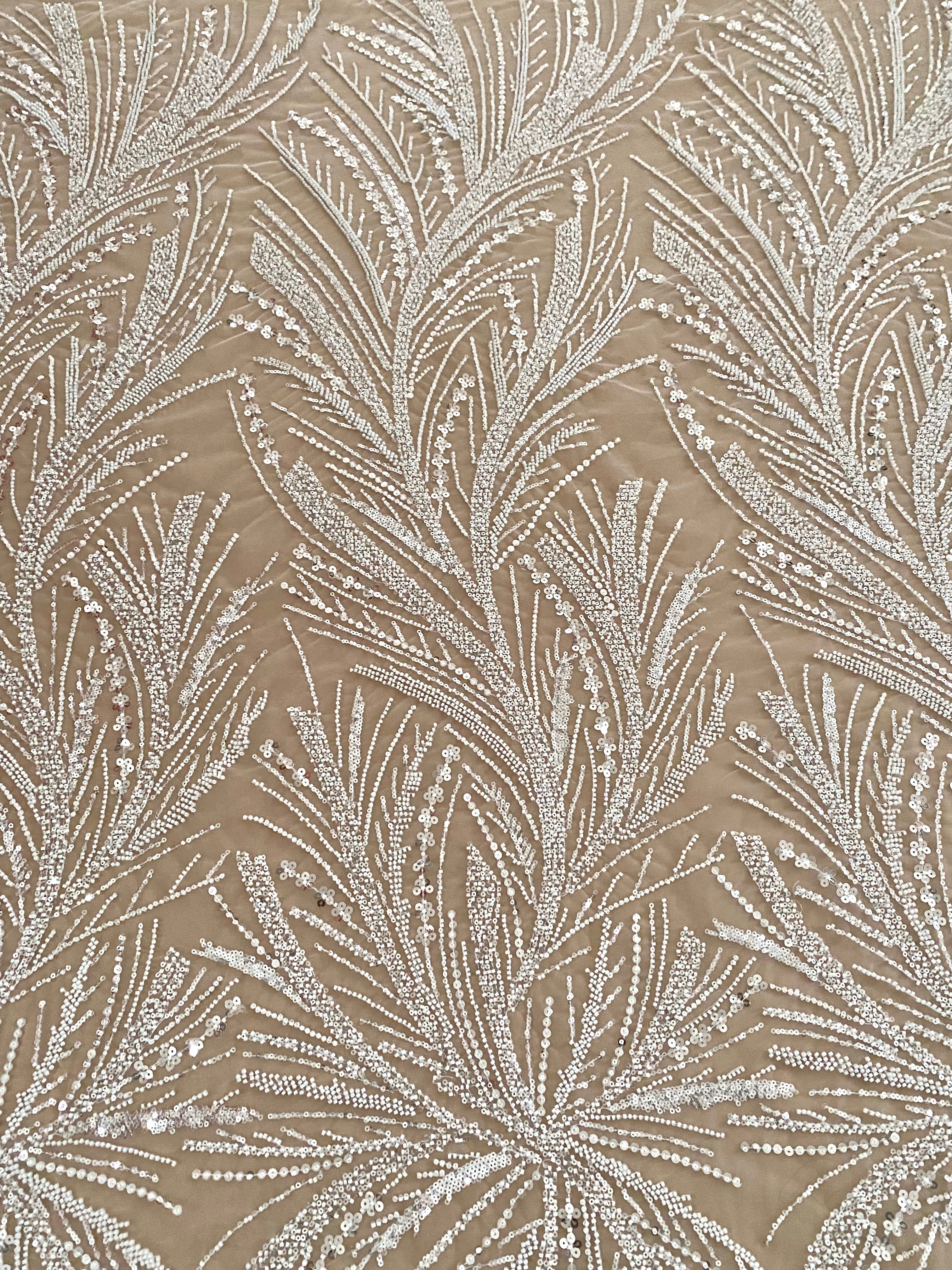 Dantela Couture Ivory gyöngyökkel és flitterekkel
