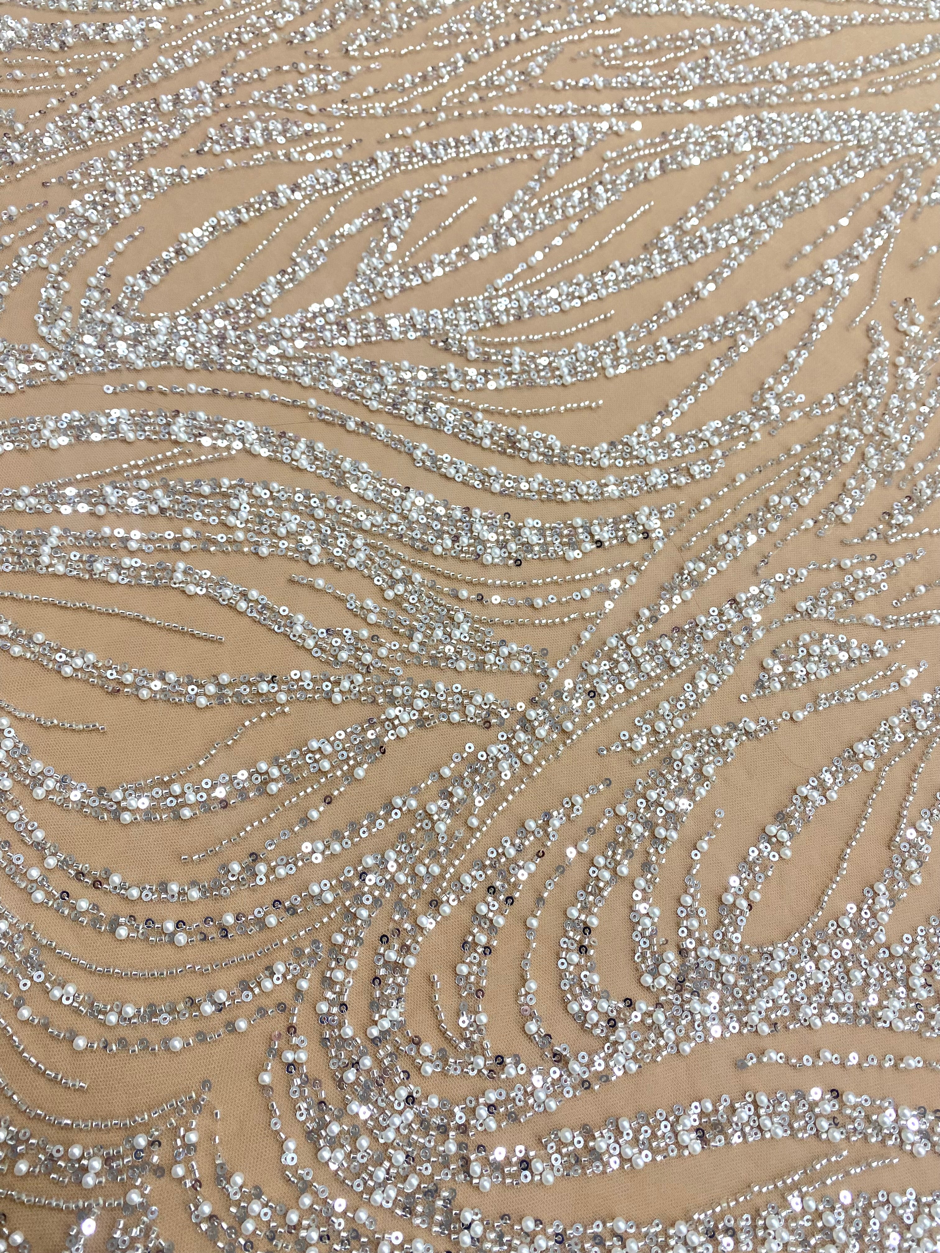 Cupon 1.48 m din Dantela Couture Argintie pe Tulle Nude cu Model Geometric, cu Perle, Margele si Paiete