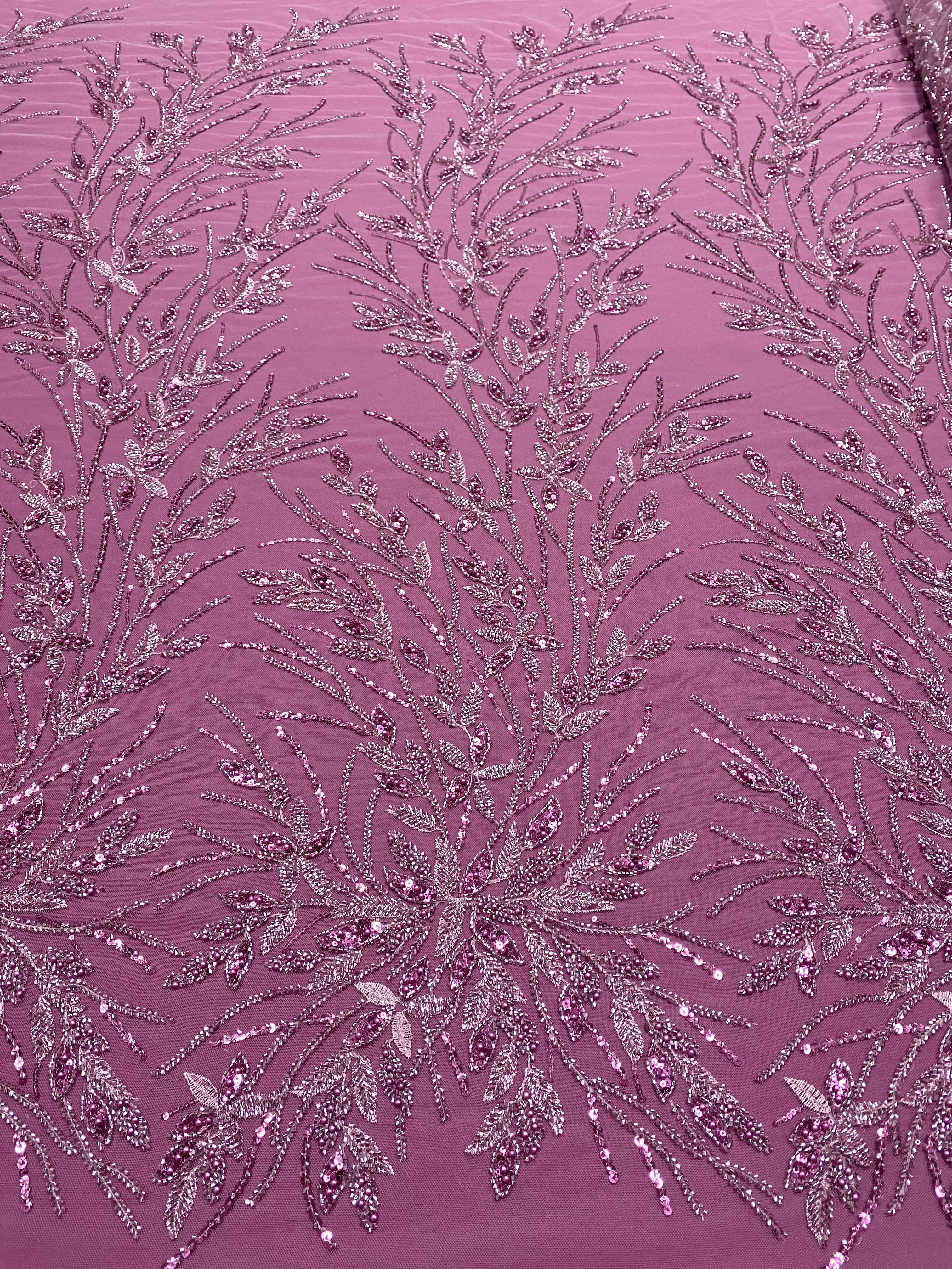 Dantela Couture Magenta virágmintával, gyöngyökkel, gyöngyöcskékkel és flitterekkel