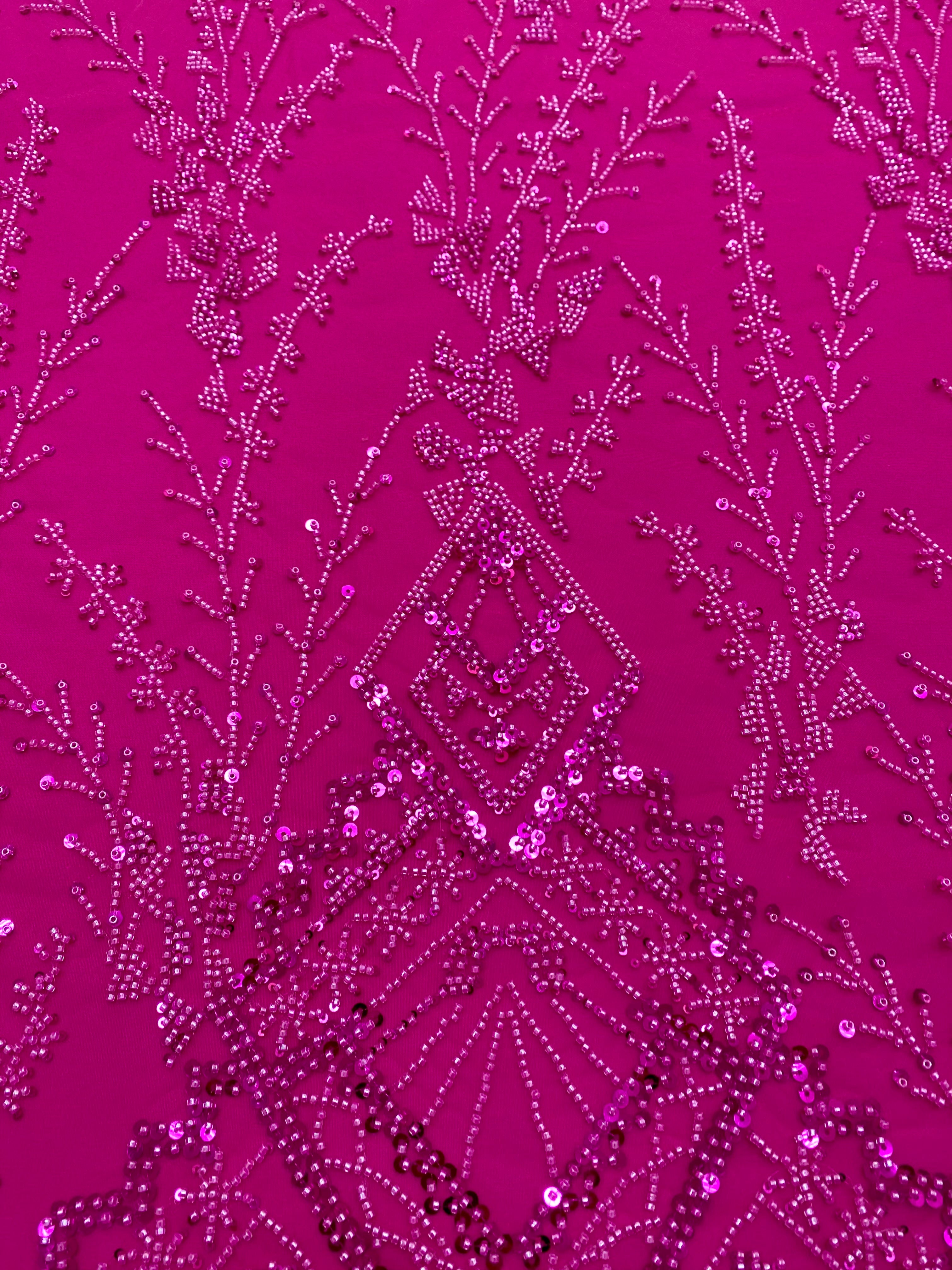 Dantela Couture Fucsia geometriai mintával, gyöngyökkel és flitterekkel