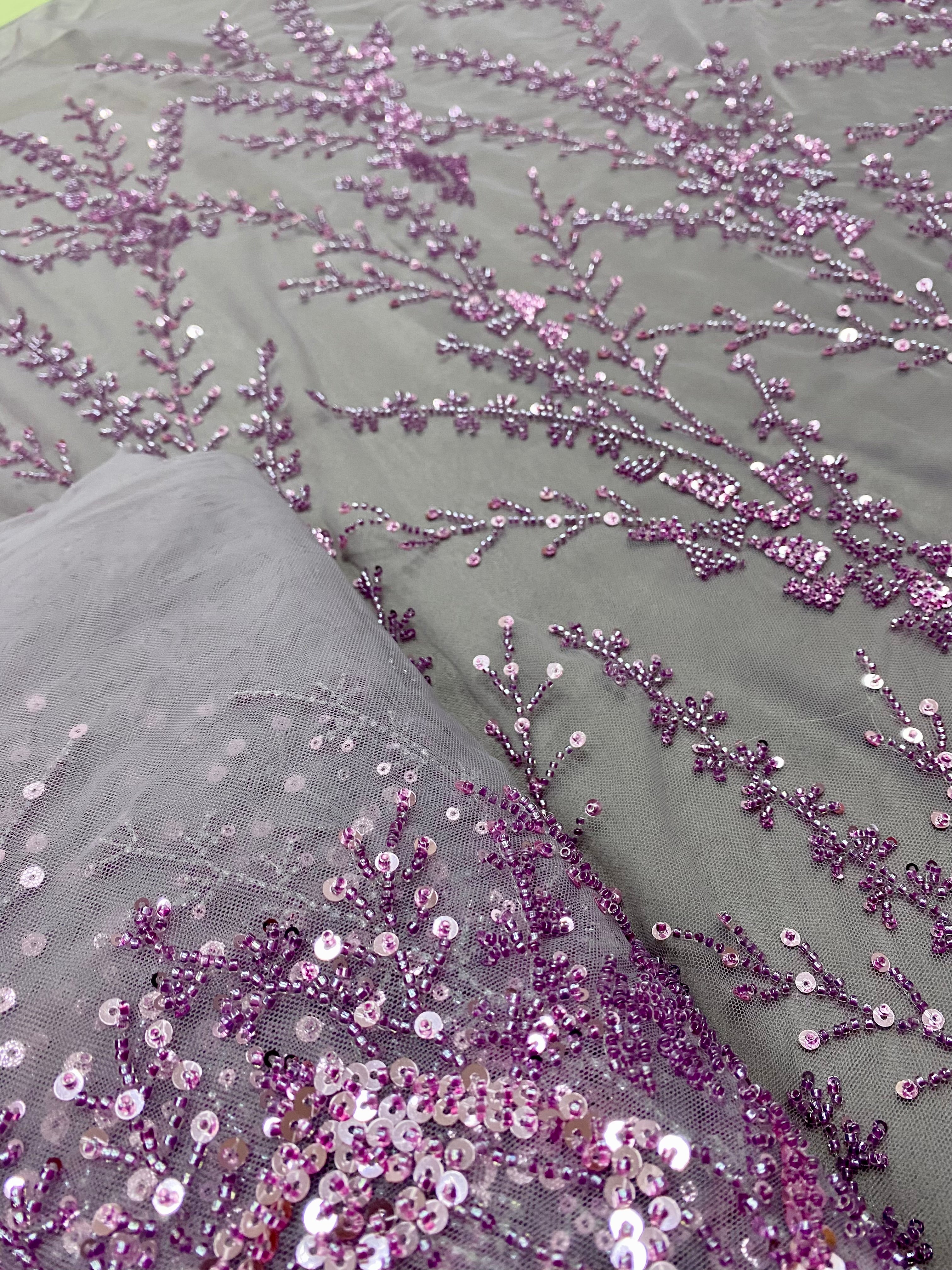 Dantela Couture Lavanda Pudrata cu Model Geometric, cu Margele si Paiete