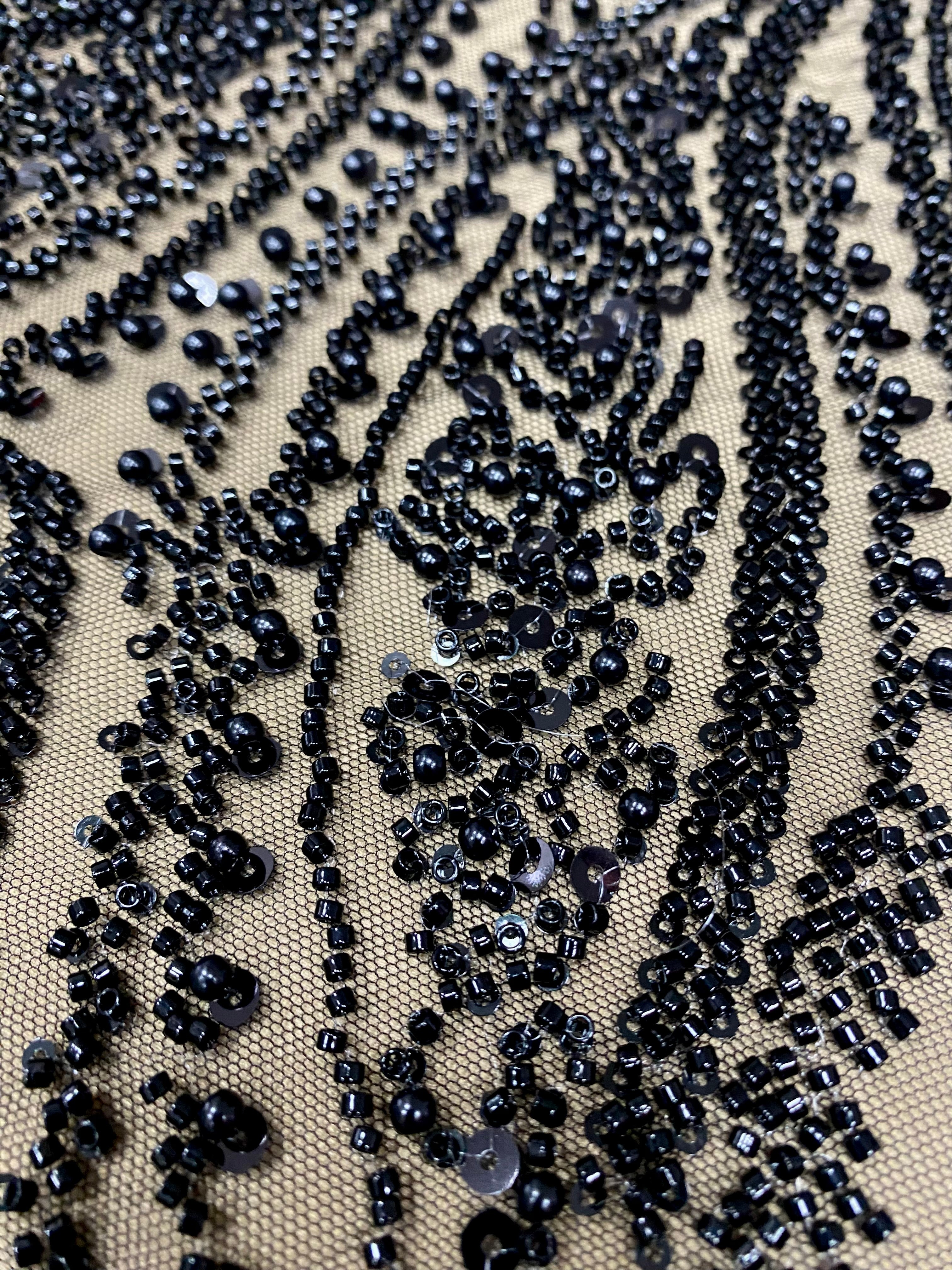 Dantela Couture Neagra cu Panou, cu Perle, Margele si Paiete