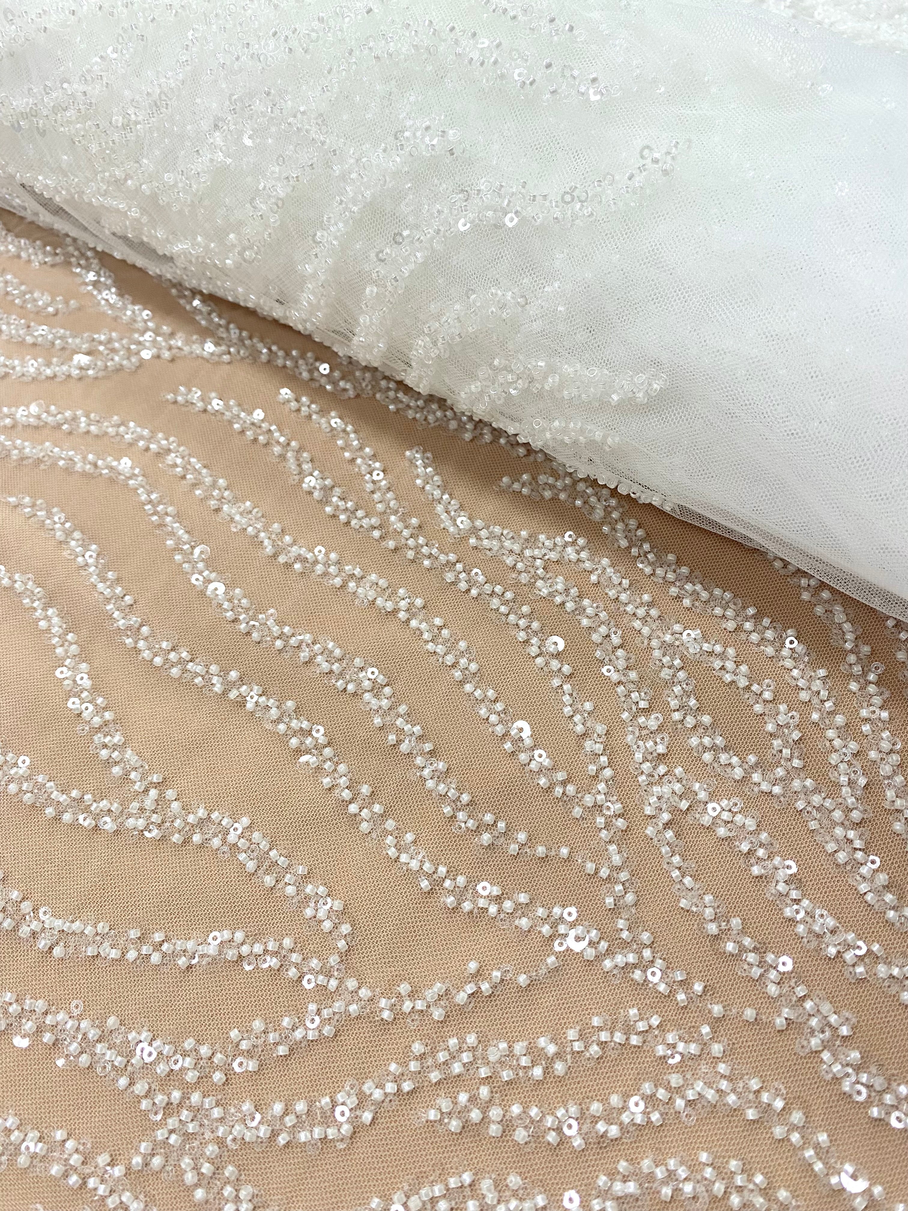 Csipke Couture Ivory, szálas díszítéssel, gyöngyökkel és flitterekkel