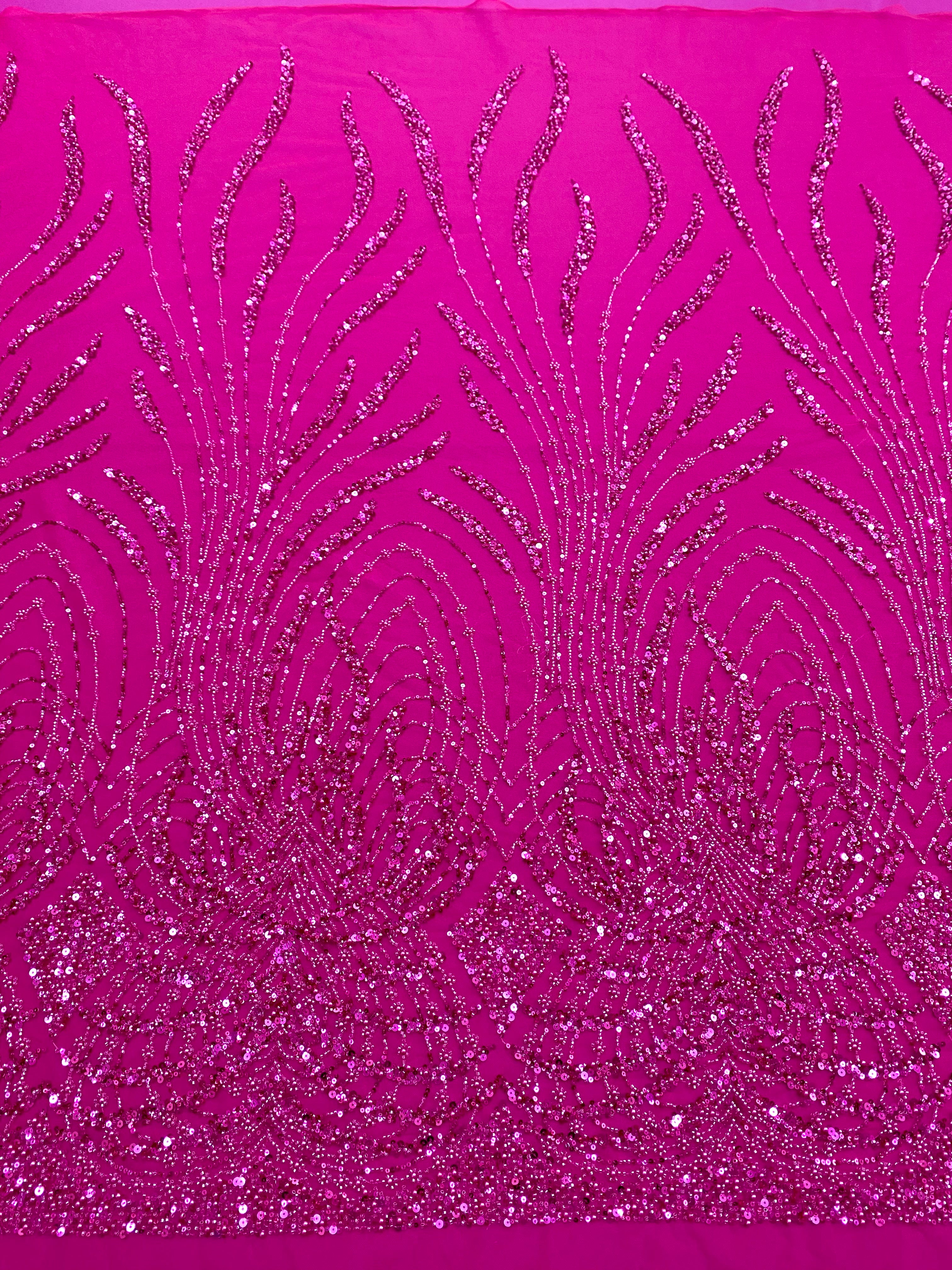 Dantela Couture Fucsia gyöngyökkel, gyöngyökkel és flitterekkel díszített panellel