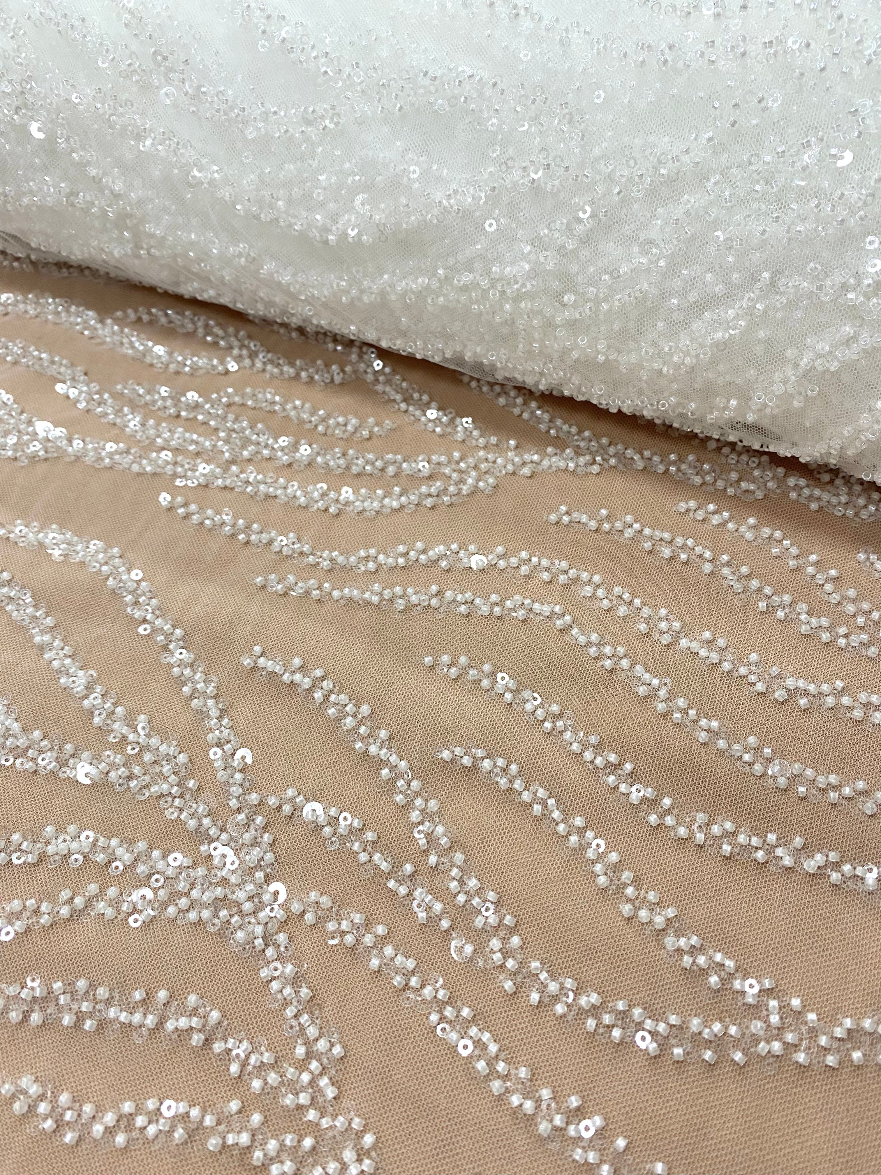 Csipke Couture Ivory, szálas díszítéssel, gyöngyökkel és flitterekkel