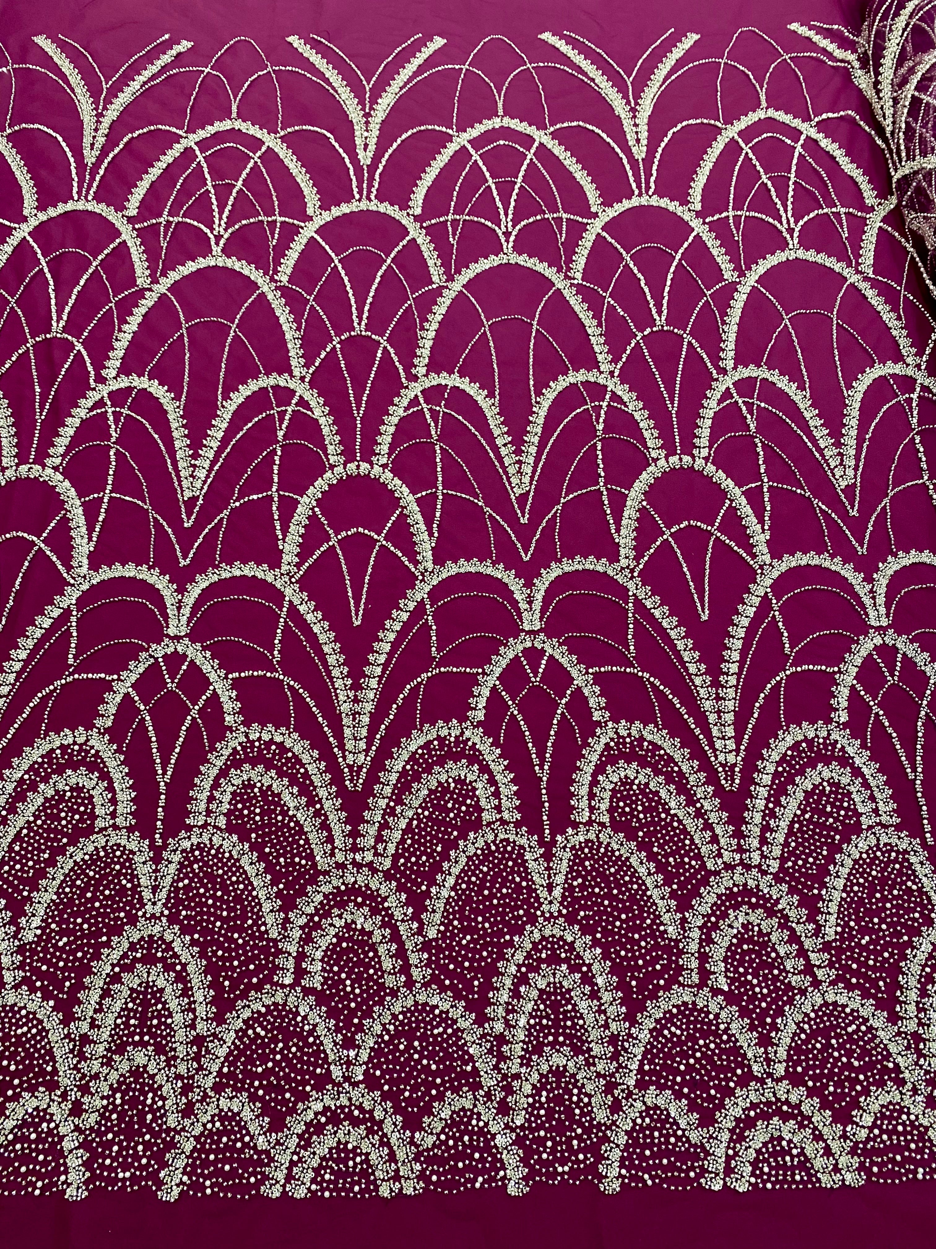 Dantela Couture Argintie pe Tulle Magenta Inchis cu Model Geometric, cu Perle, Margele si Paiete