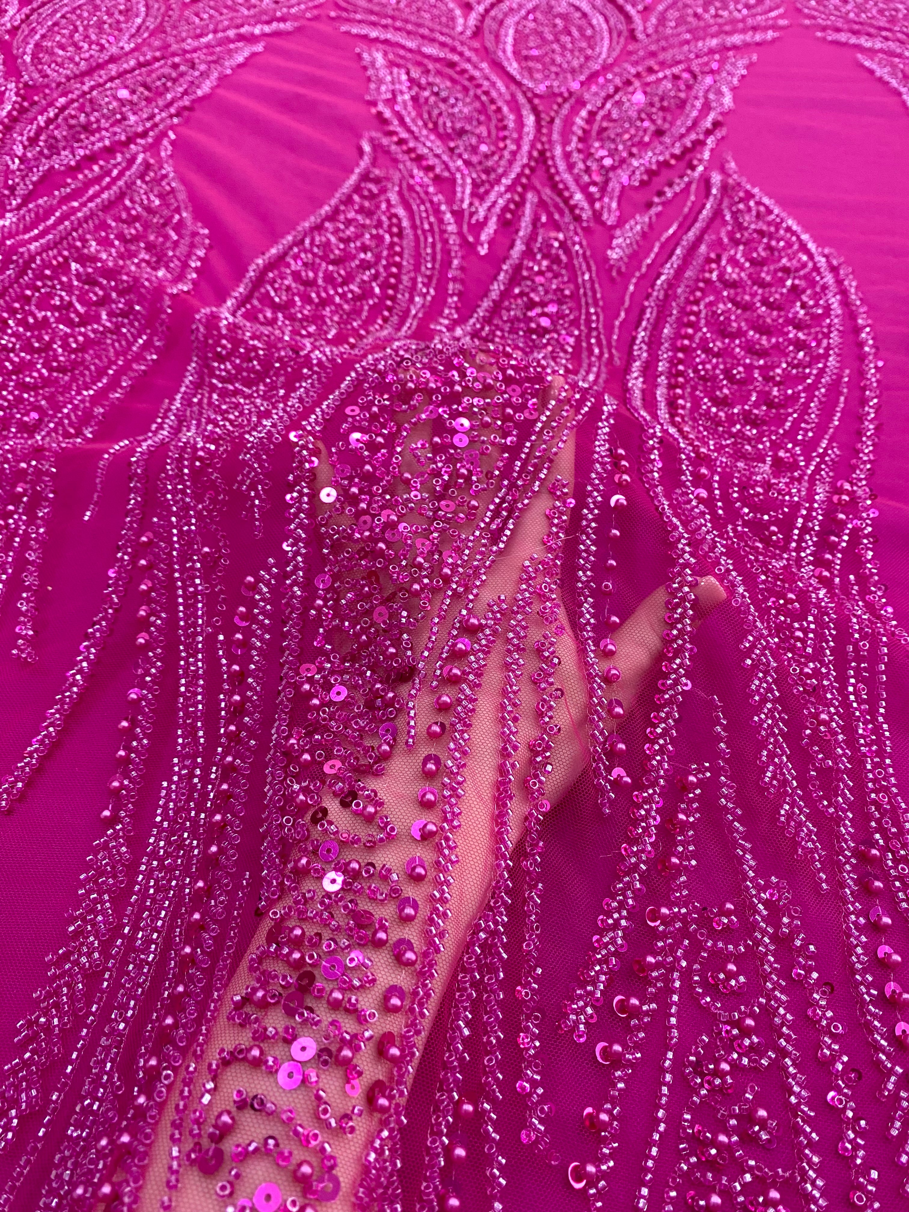 Dantela Couture Fucsia gyöngyökkel, gyöngyökkel és flitterekkel díszített panellel
