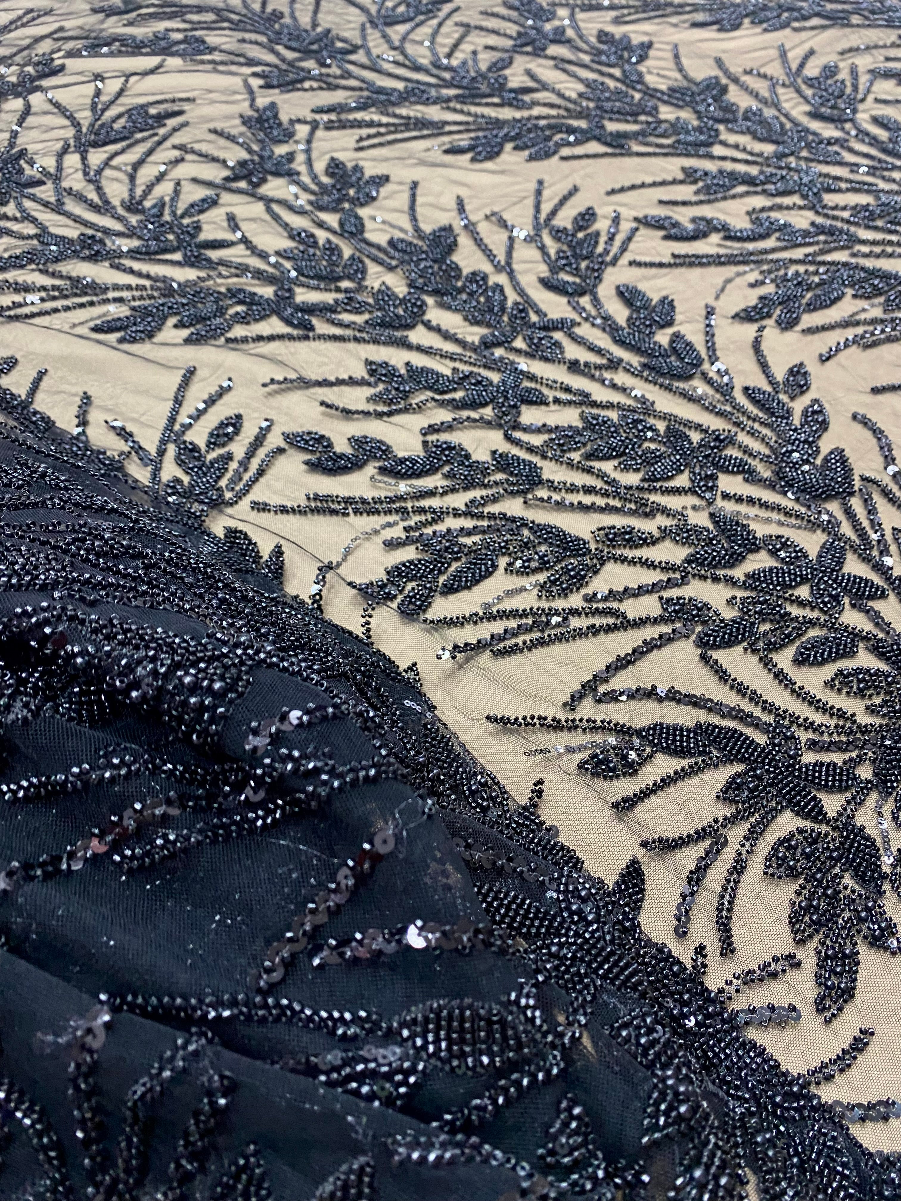 Dantela Couture Neagra cu Model Floral, Perle, Margele si Paiete