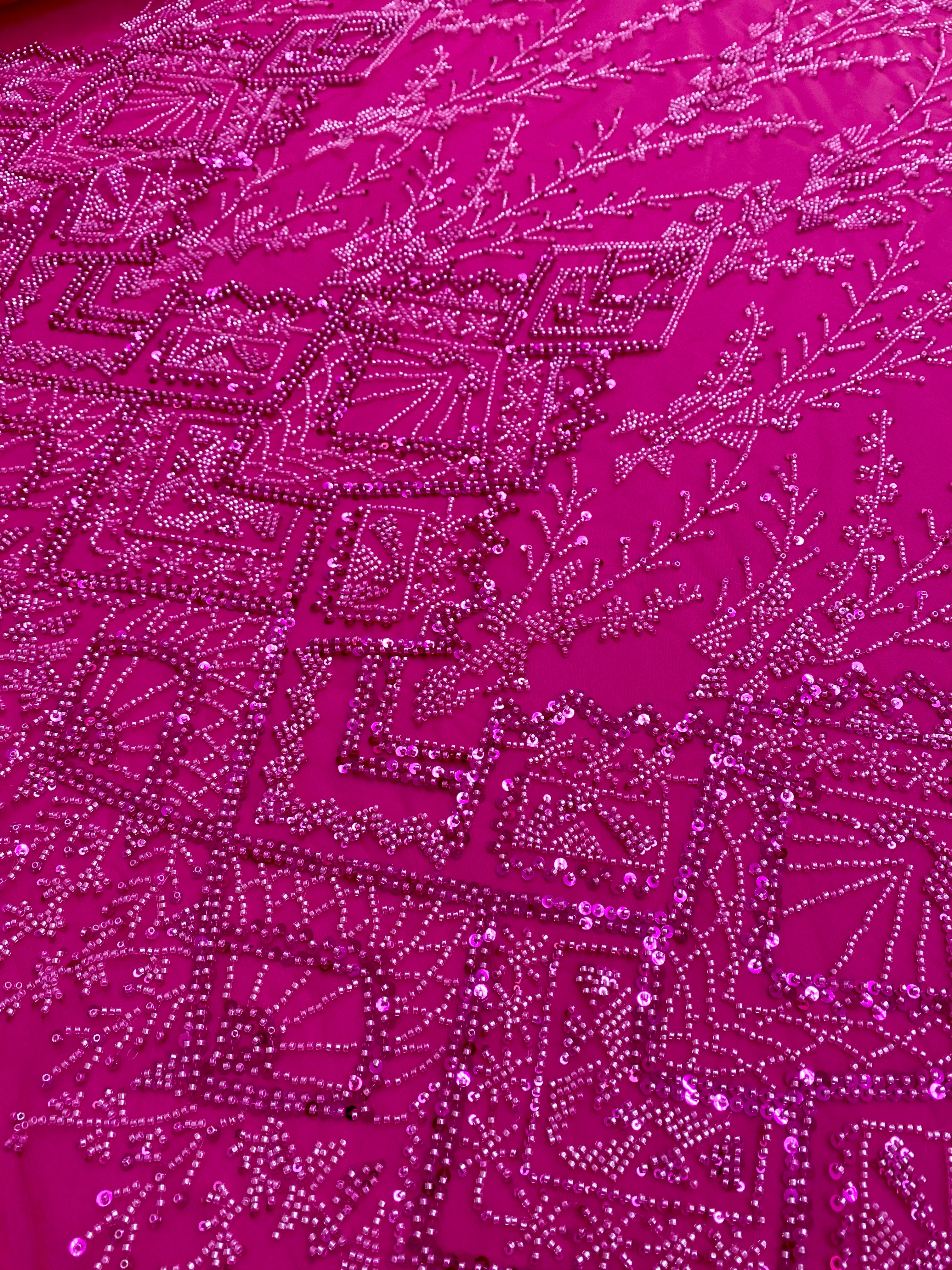 Dantela Couture Fucsia geometriai mintával, gyöngyökkel és flitterekkel