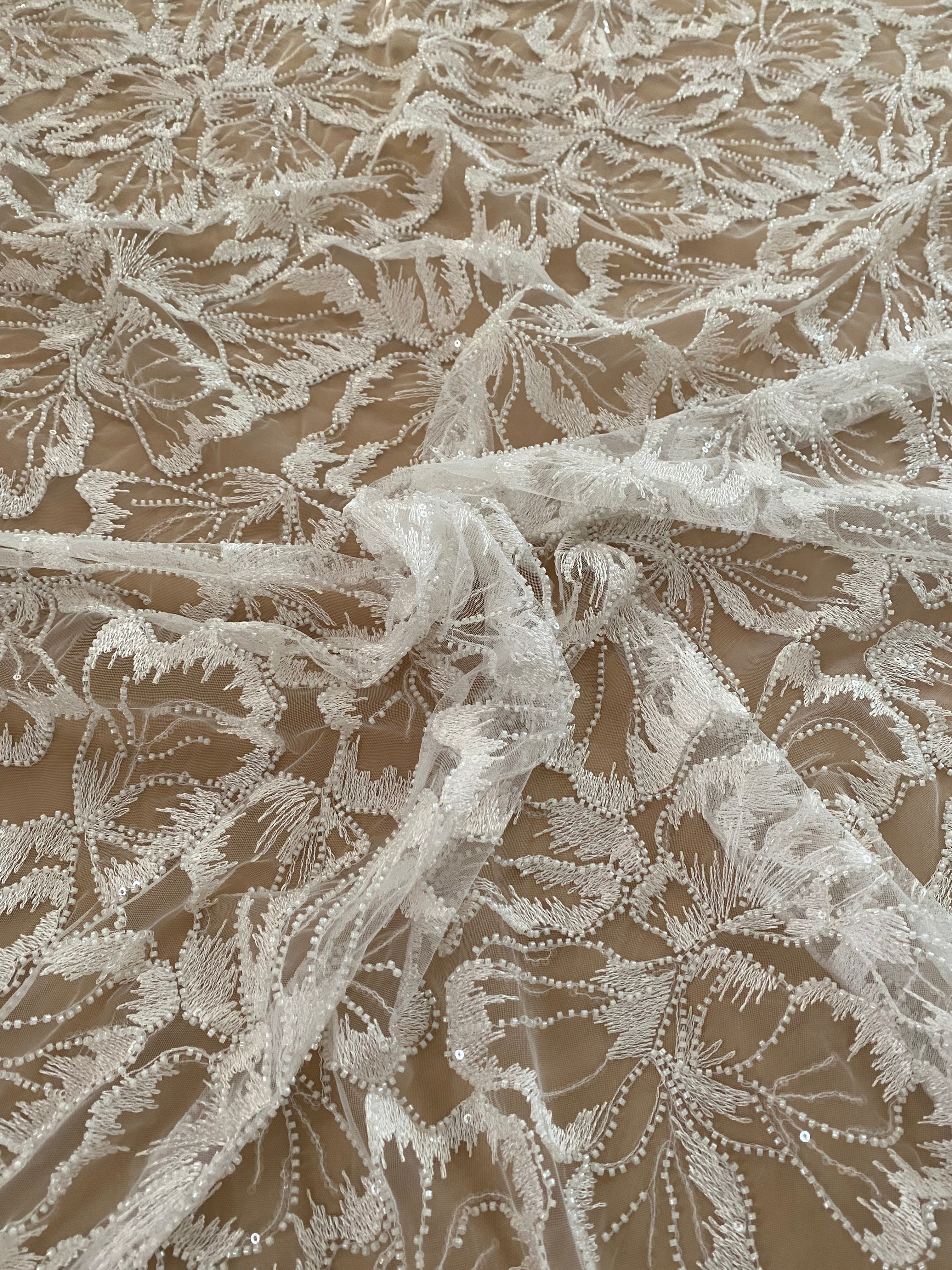Dantela Couture Ivory virágmintás, gyöngyökkel és flitterekkel