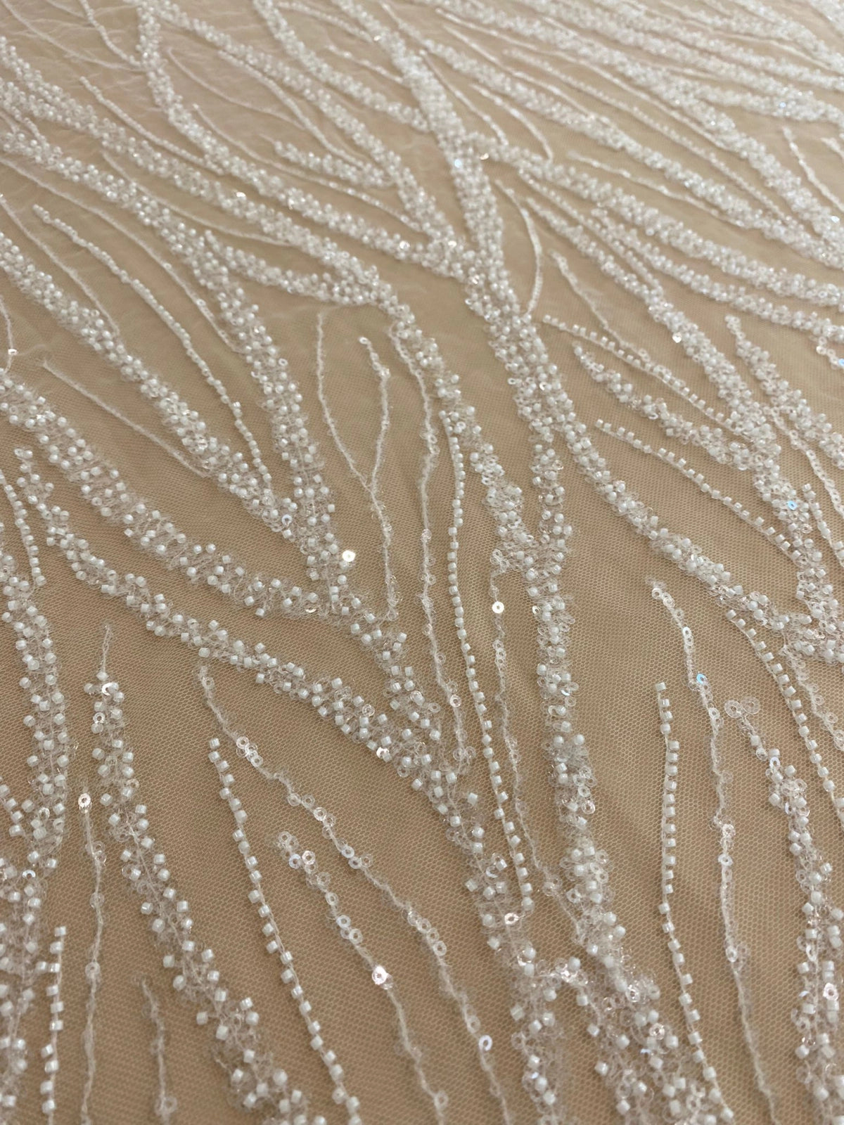Dantela Couture Ivory gyöngyökkel és flitterekkel