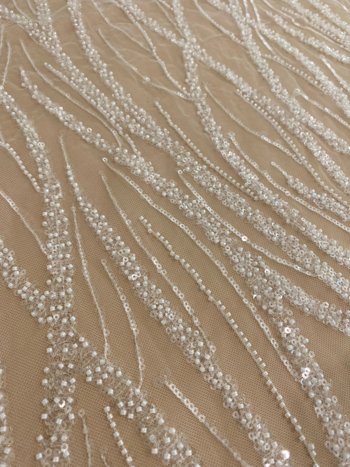 Dantela Couture Ivory gyöngyökkel és flitterekkel