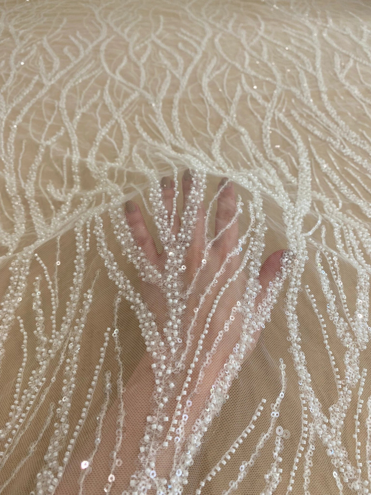 Dantela Couture Ivory gyöngyökkel és flitterekkel