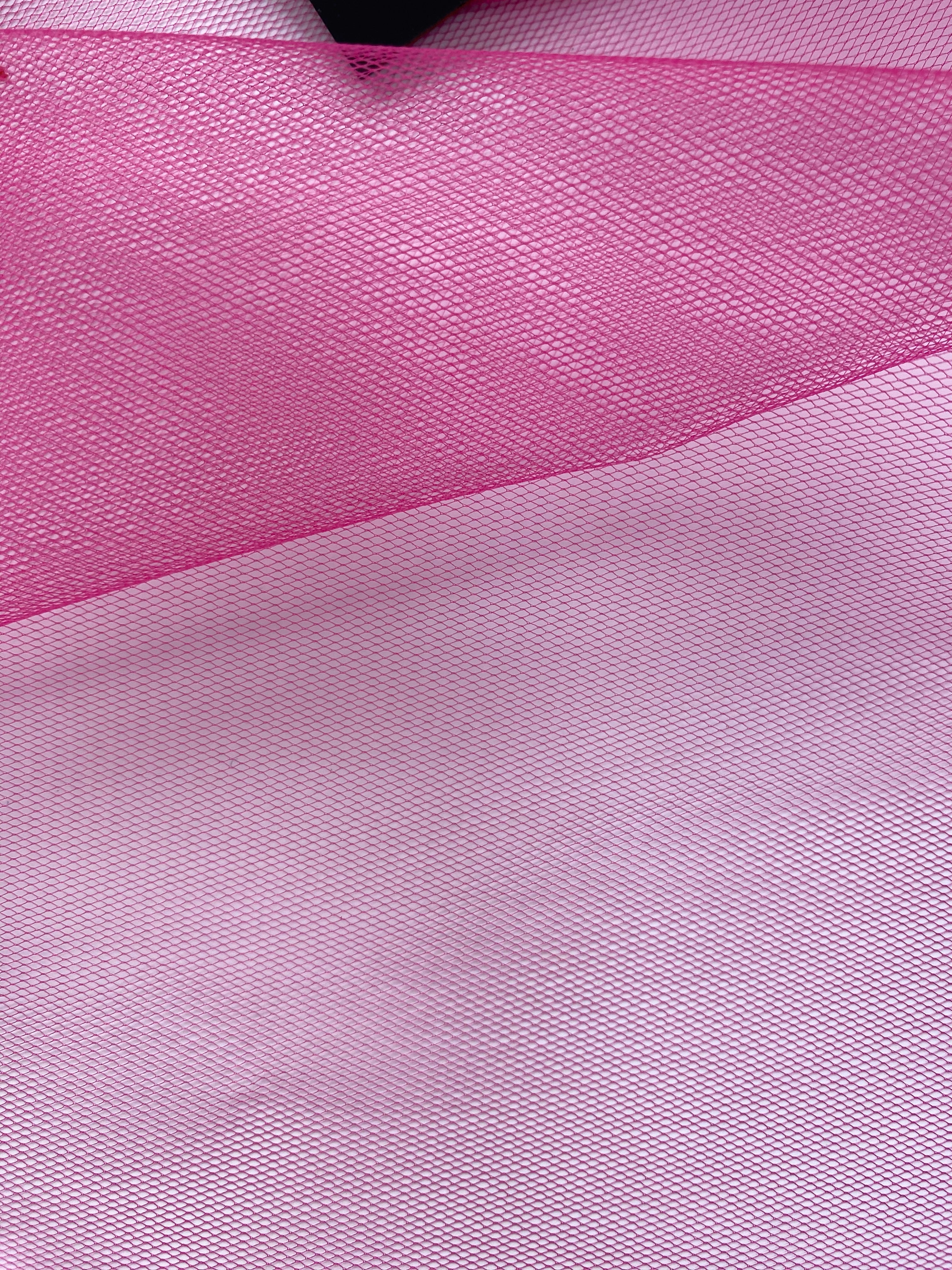 Hagyományos tüll sötét fukszia - 3 m szélesség