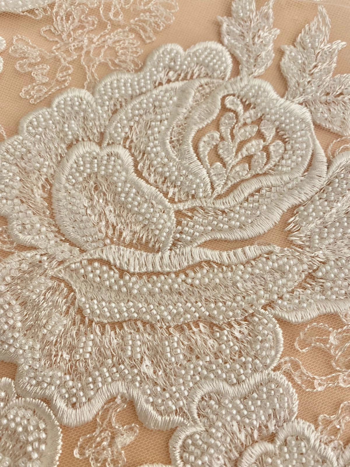 Dantela Couture Ivory cu Model Floral, cu Margele si Paiete