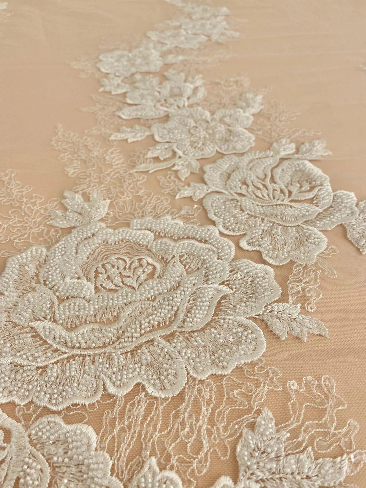 Dantela Couture Ivory cu Model Floral, cu Margele si Paiete