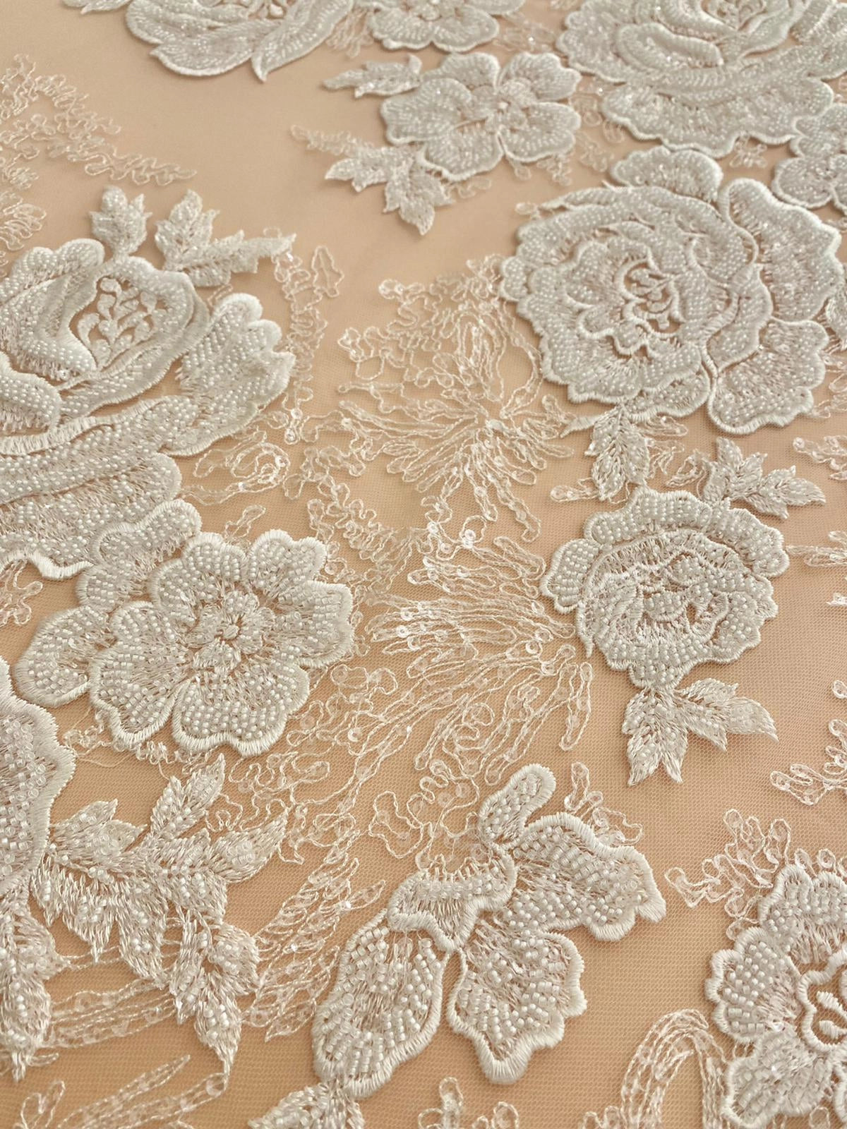 Dantela Couture Ivory cu Model Floral, cu Margele si Paiete